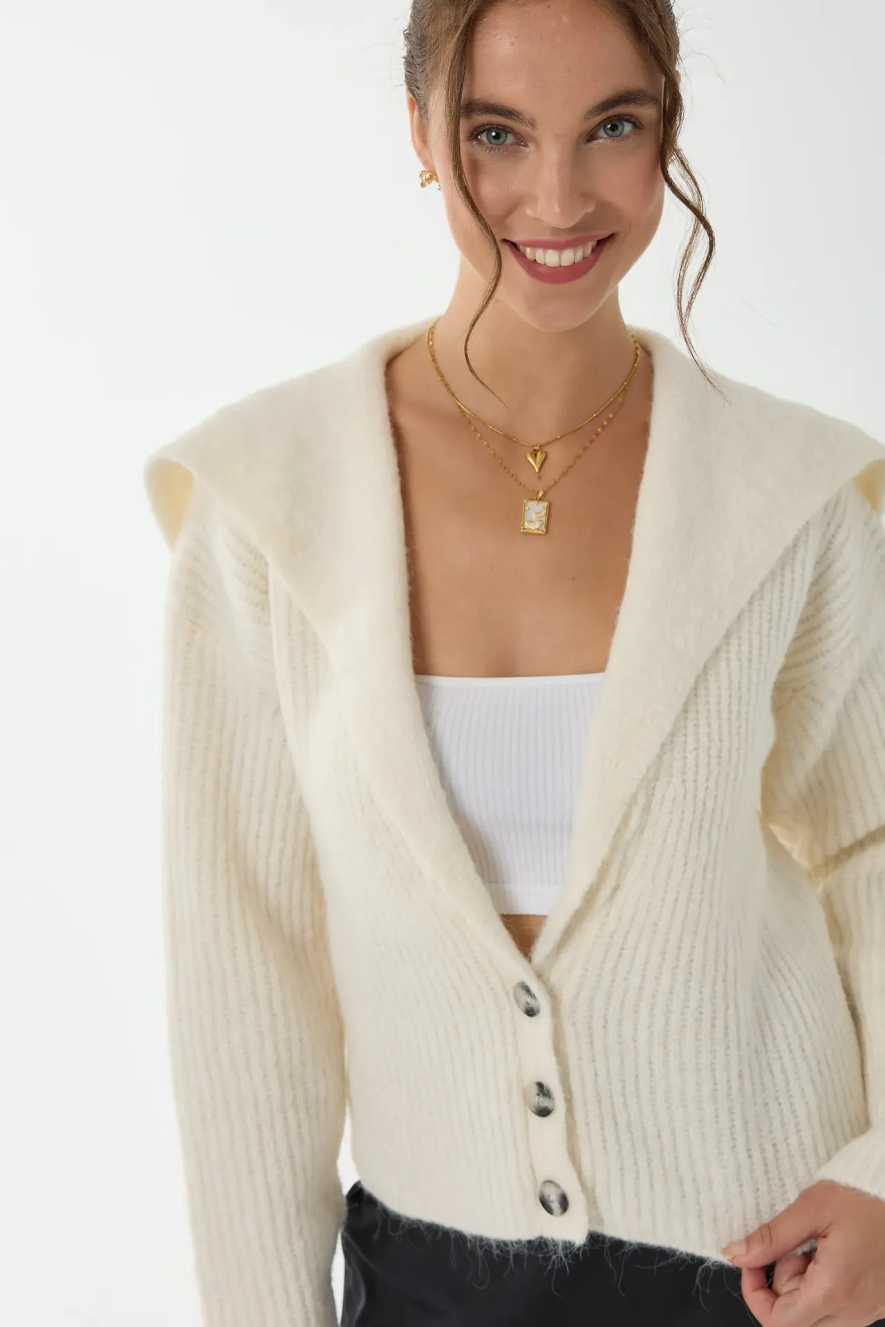 Relaxed Fit Buttoned Knit Cardigan