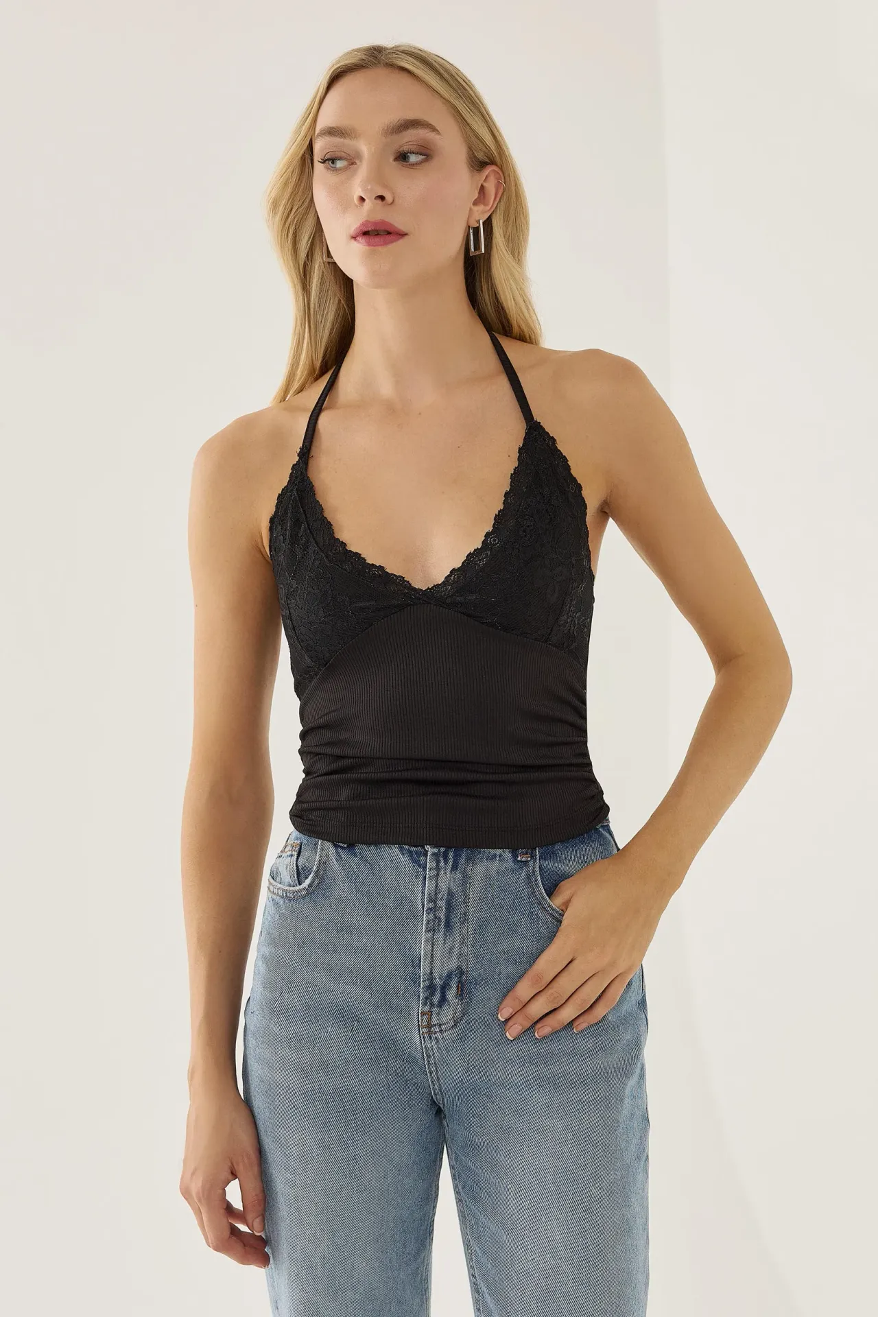 Lace Detail V-Neck Knitted Crop Top