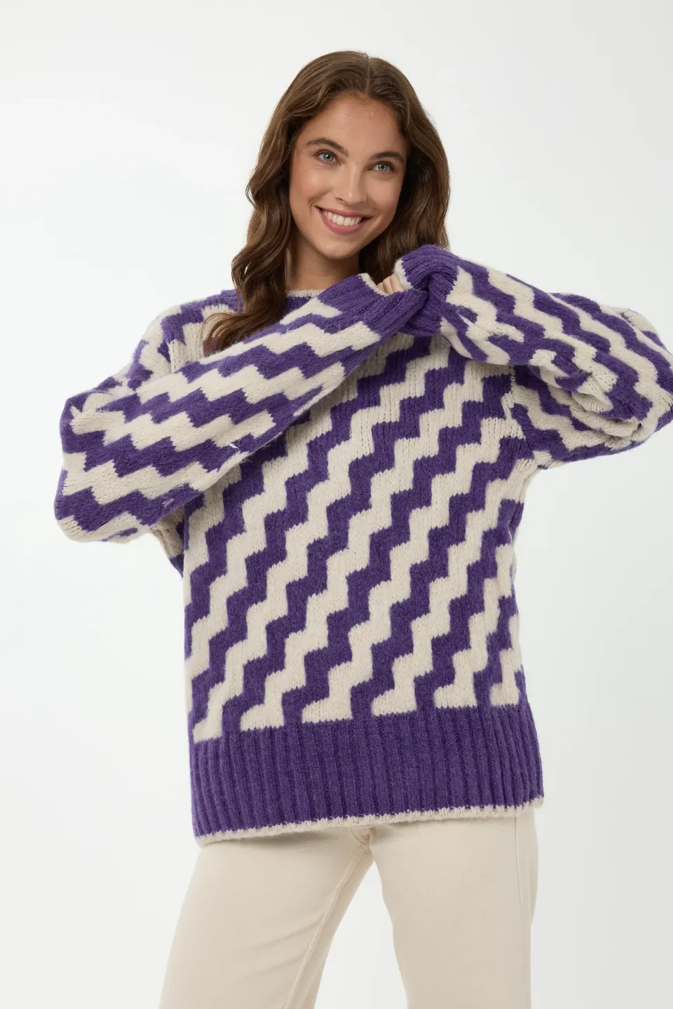Zigzag Patterned Crew Neck Sweater