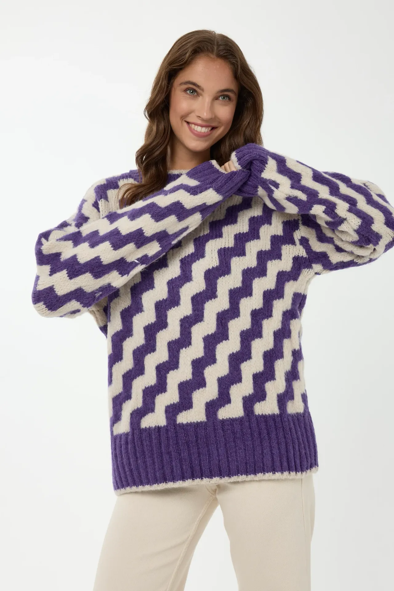 Zigzag Patterned Crew Neck Sweater
