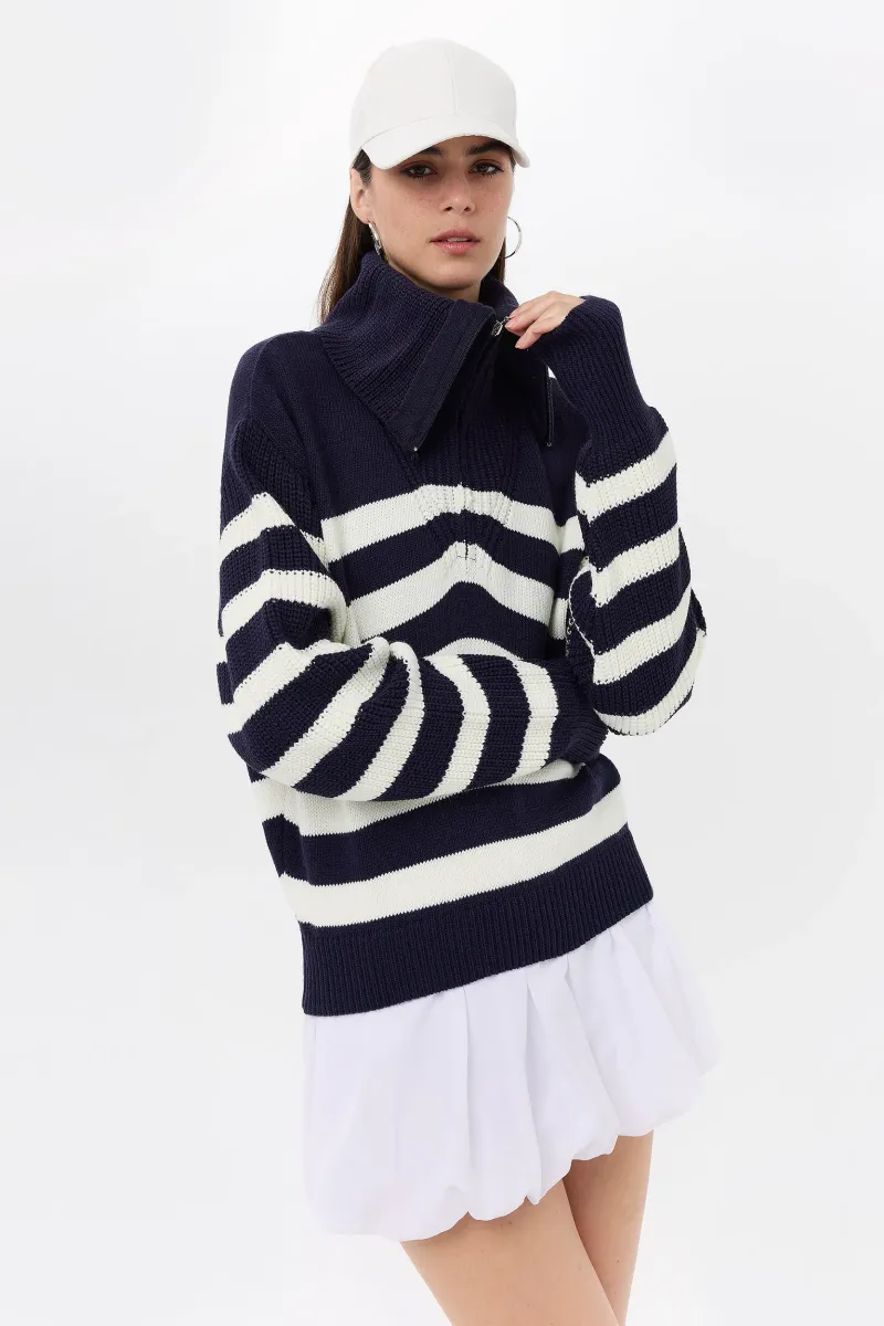 Oversized Striped Zippered Sweater 3