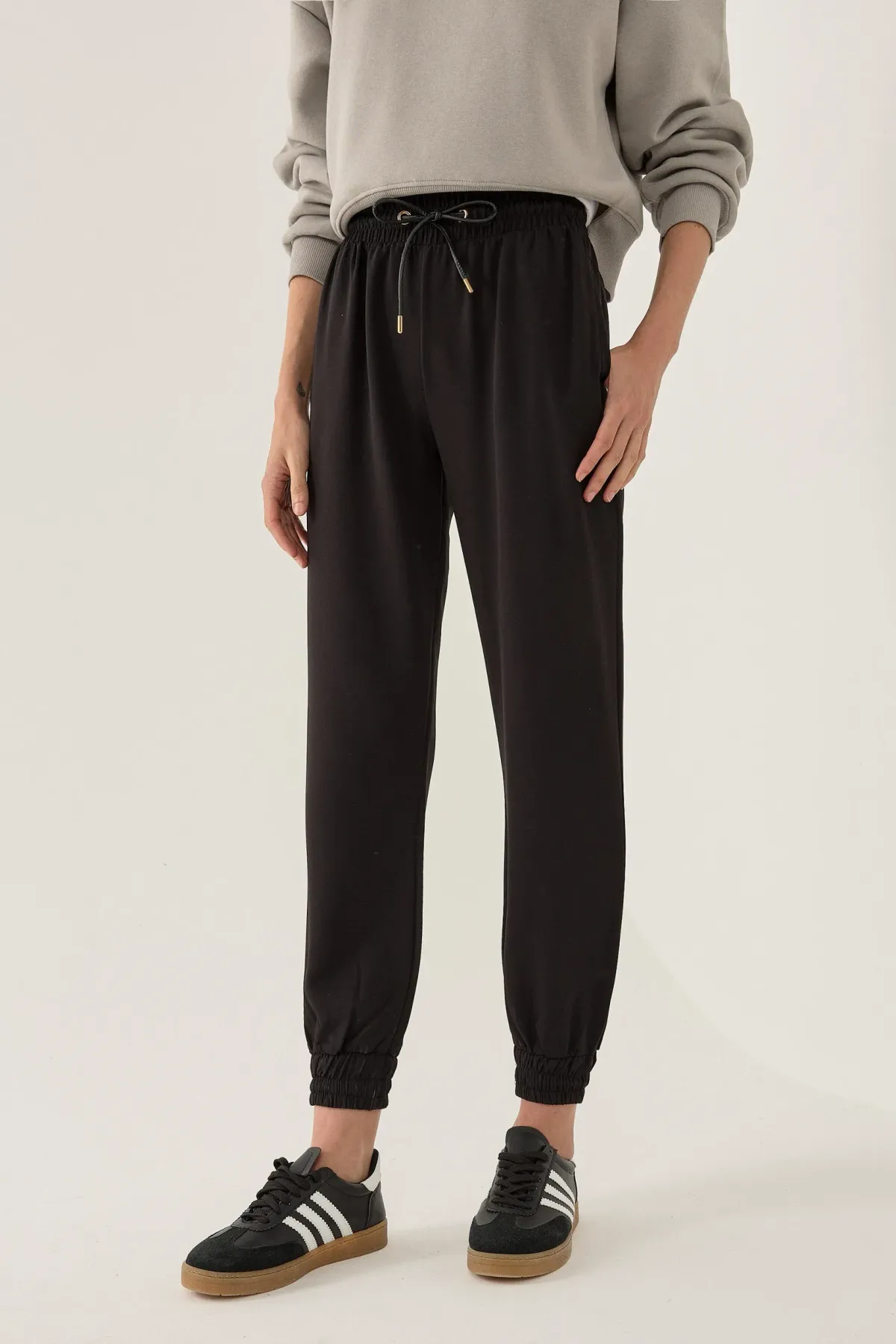 Elastic Waist Jogger Pants 4
