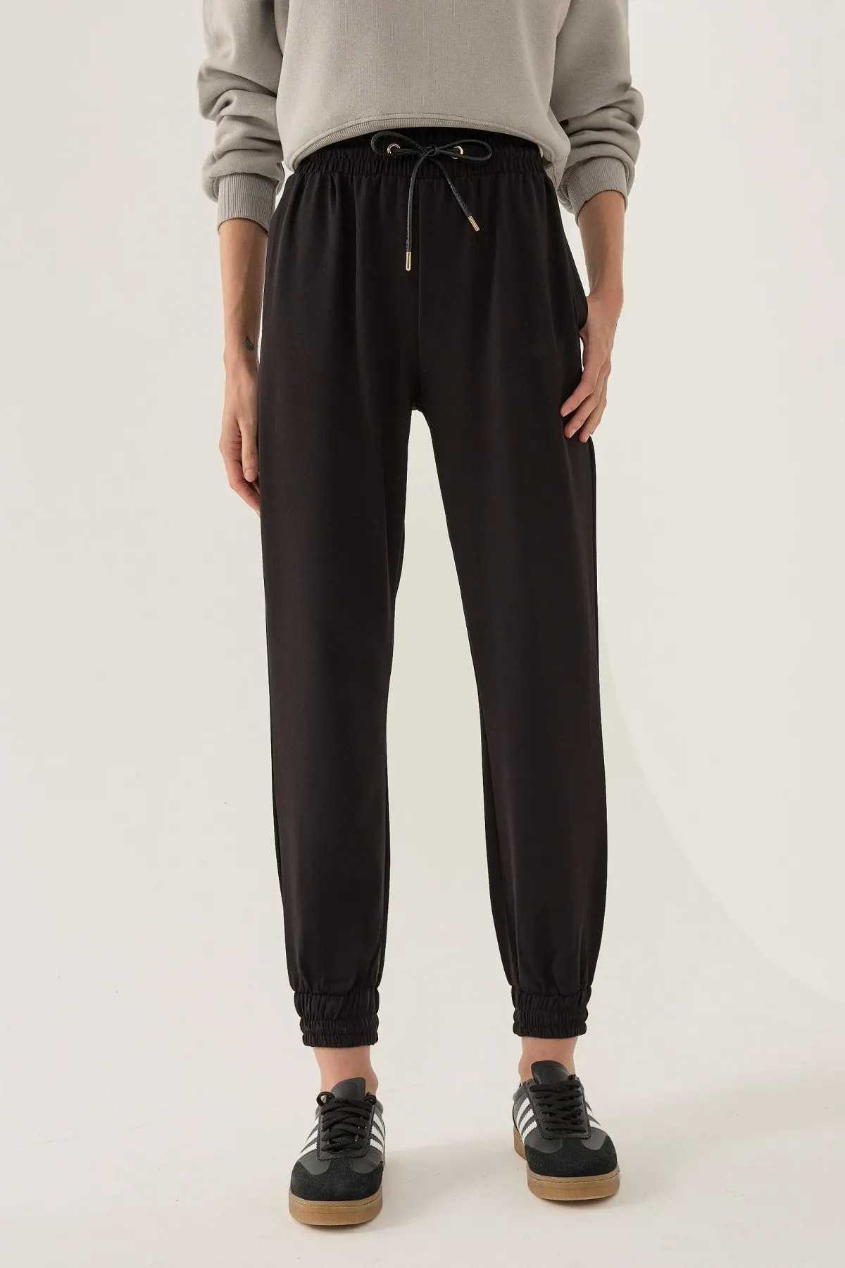 Elastic Waist Jogger Pants 2