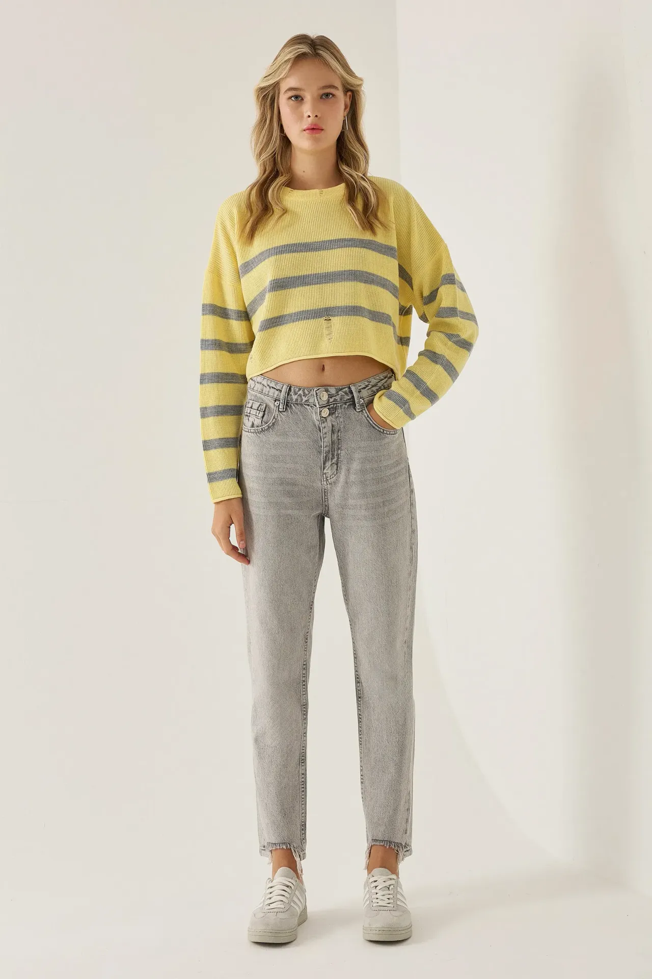 High Waist Mom Fit Jeans