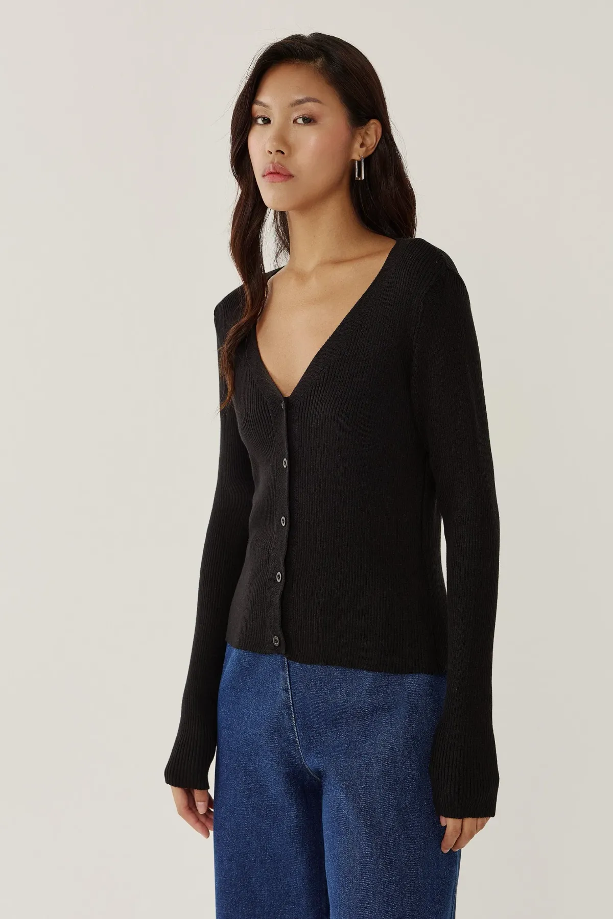 V-Neck Buttoned Knit Cardigan 2