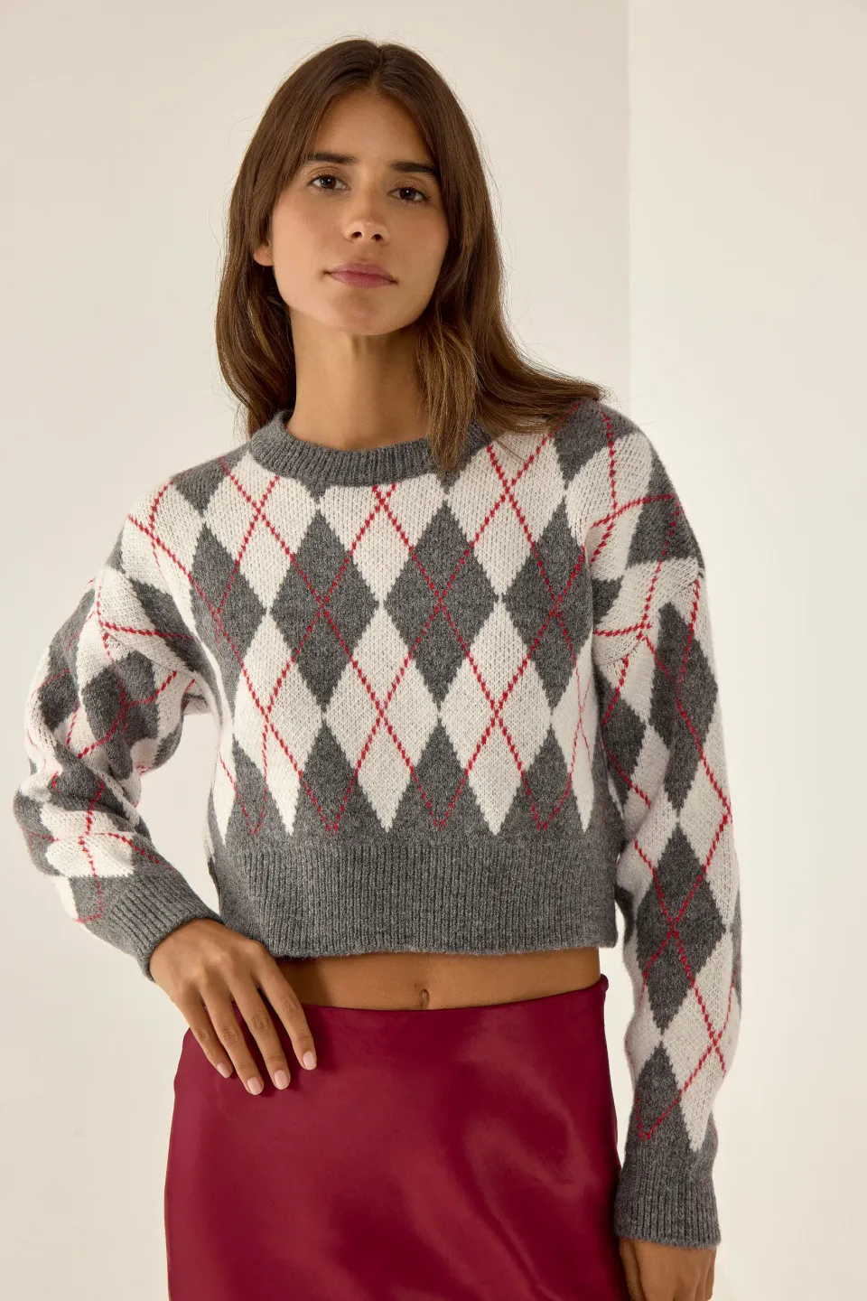 Crew Neck Crop Sweater with Diamond Pattern