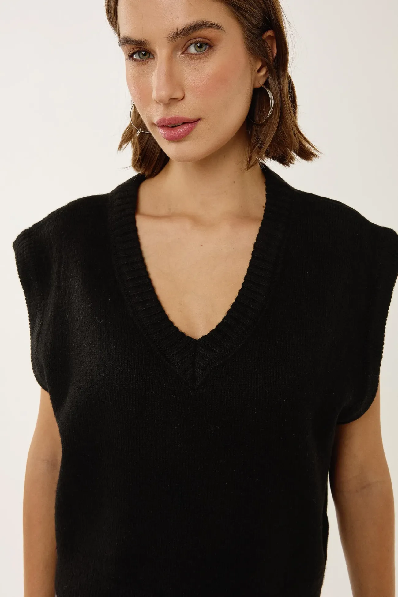 V-Neck Cropped Sweater Vest 1