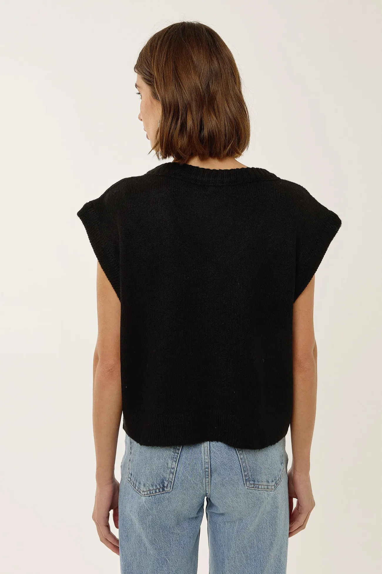 V-Neck Cropped Sweater Vest 5