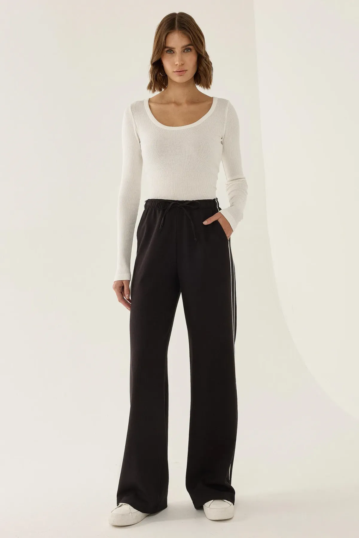 High Waist Wide Leg Sweatpants 2