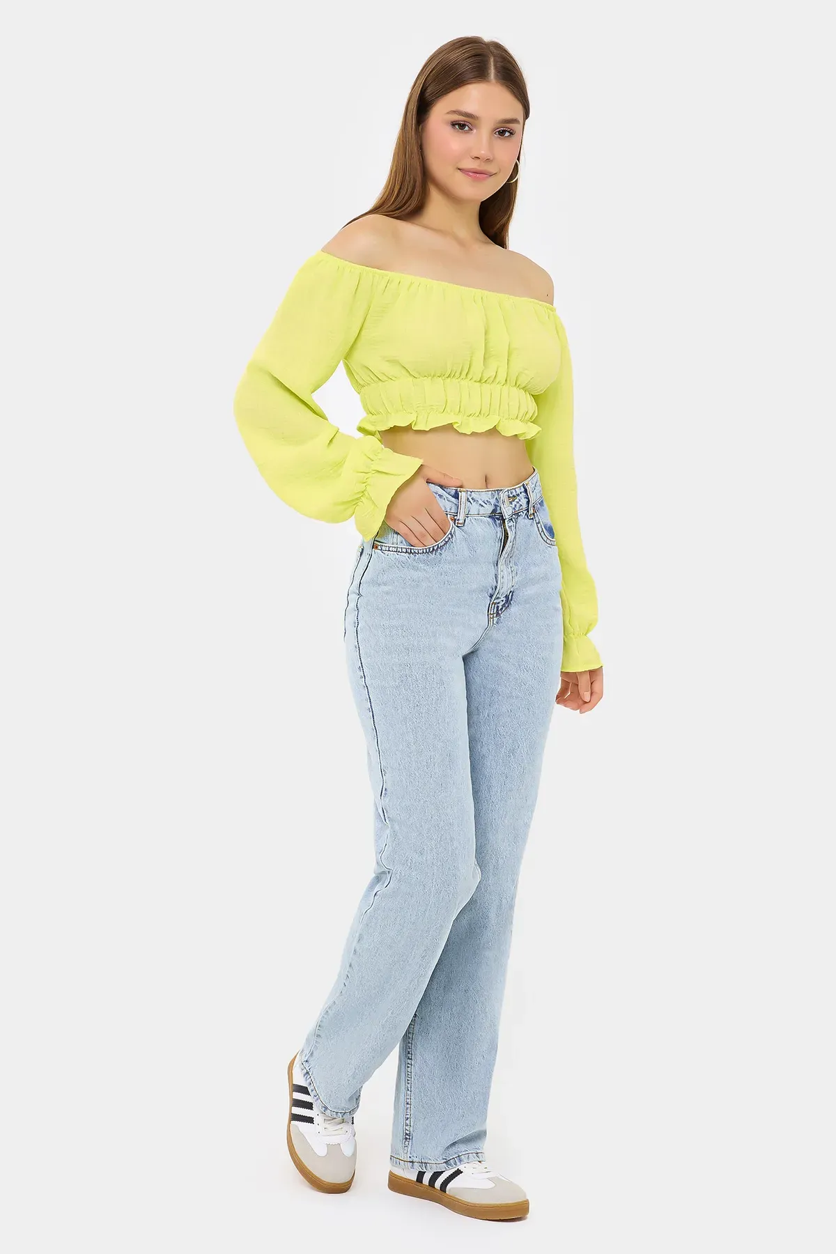 Off-Shoulder Linen Cropped Top with Long Sleeves and Ruffle Detail 3