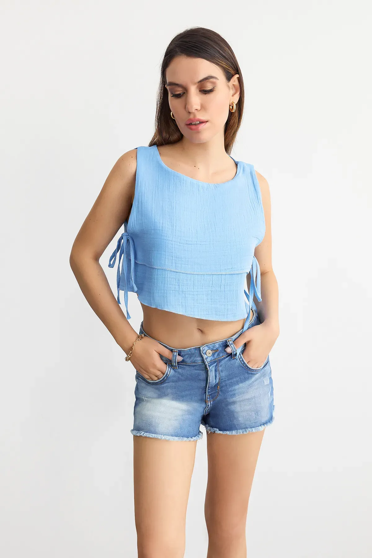 Yandan Bağlamalı Yuvarlak Yakalı Muslin Crop Top 1