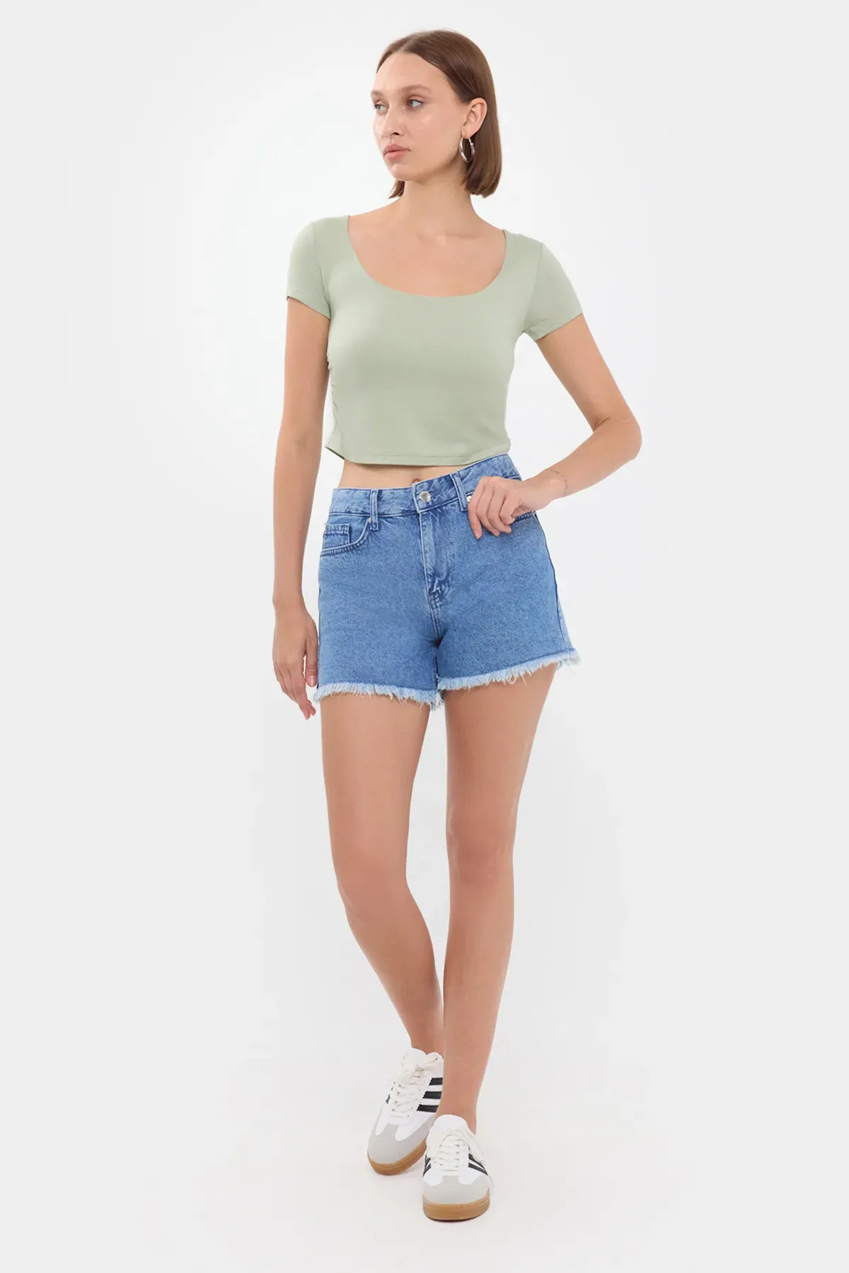 Yuvarlak Yaka Crop Top 2