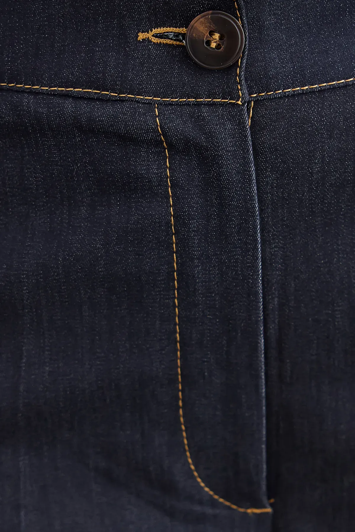 High-Waist Straight-Leg Trousers with Stitch Details 6