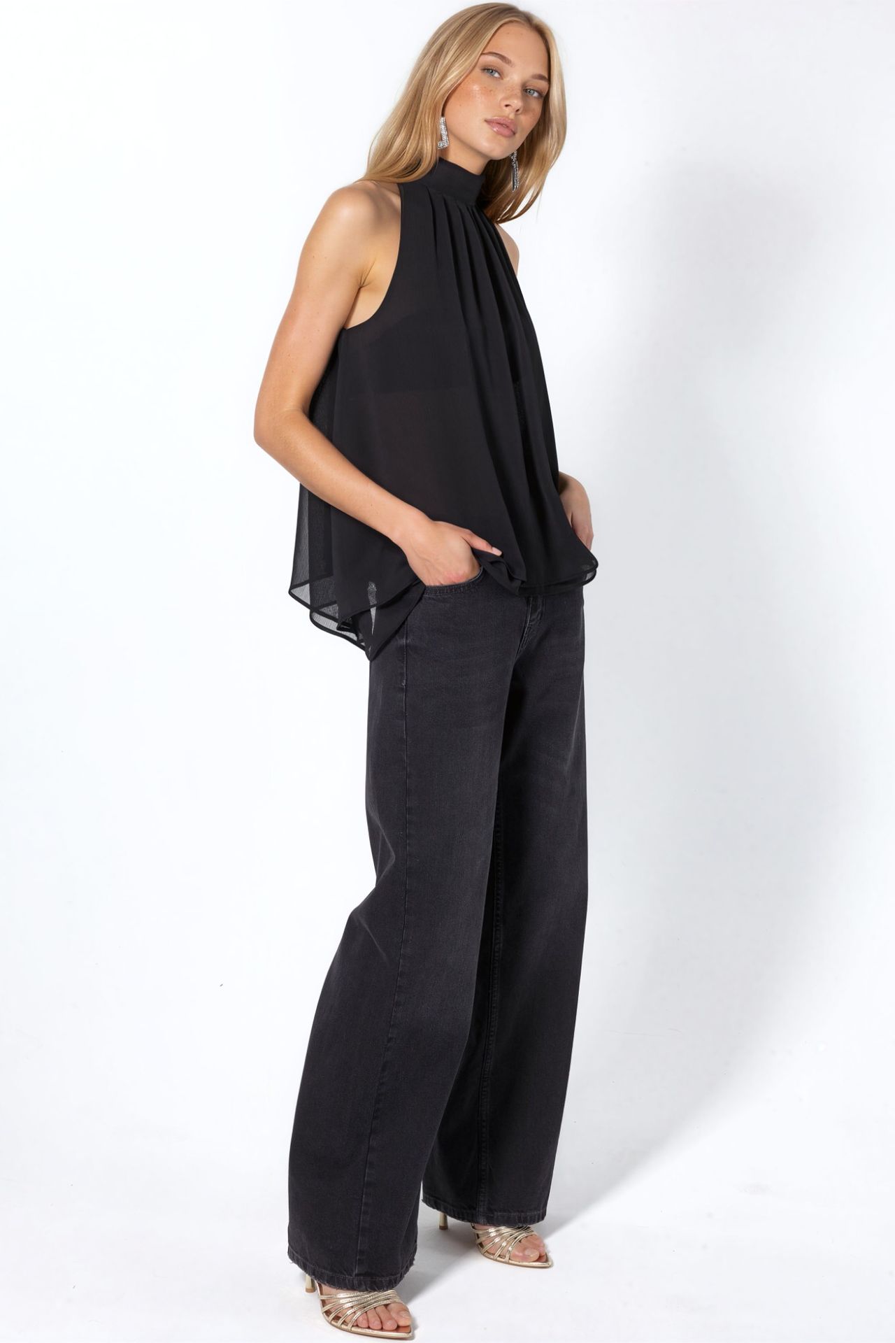 Halter Neck Sleeveless Blouse 6