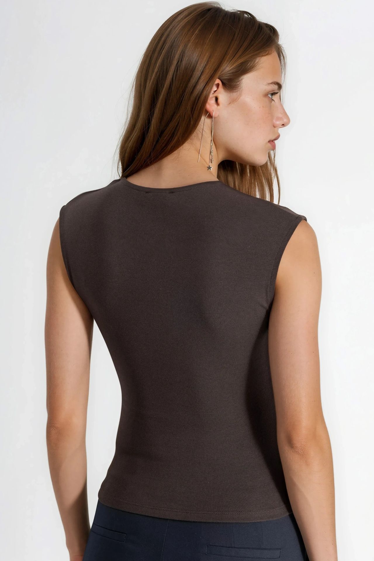 BUSEM Sleeveless Drape Blouse with Crew Neck 3