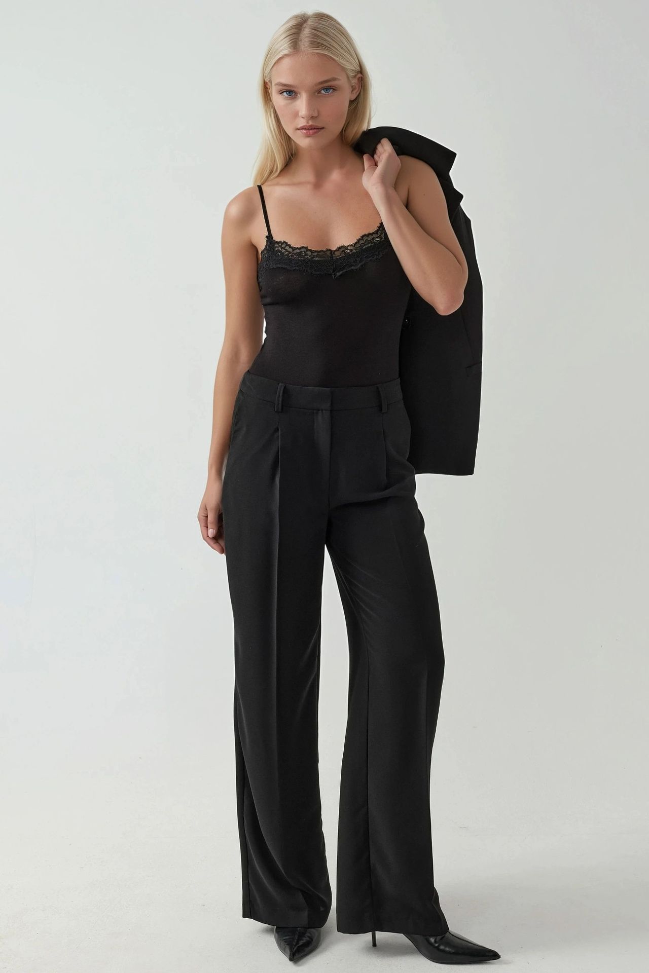 Lace V-Neck Slim Fit Bodysuit 5