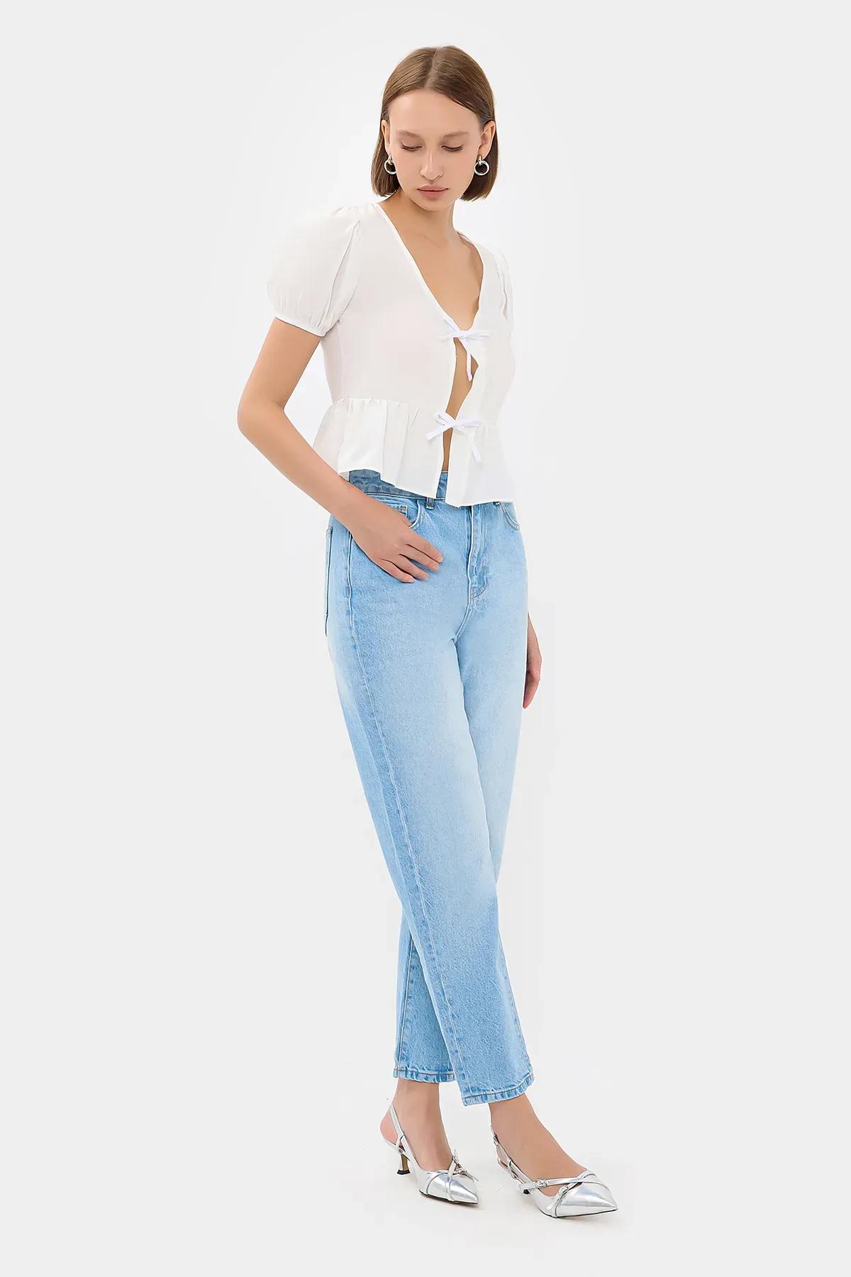 Short Sleeve Tie-Front V-Neck Blouse 3