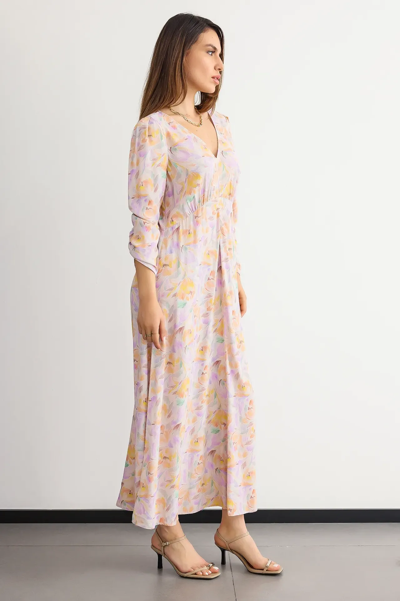 Printed Maxi Dress with V-Neck and Ruched Back