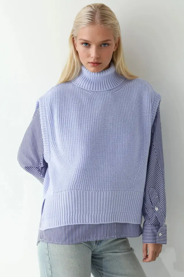 Relaxed Fit Turtleneck Sweater Vest