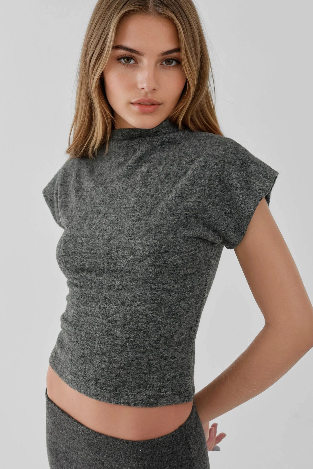 Textured Crew Neck Sleeveless Top 5