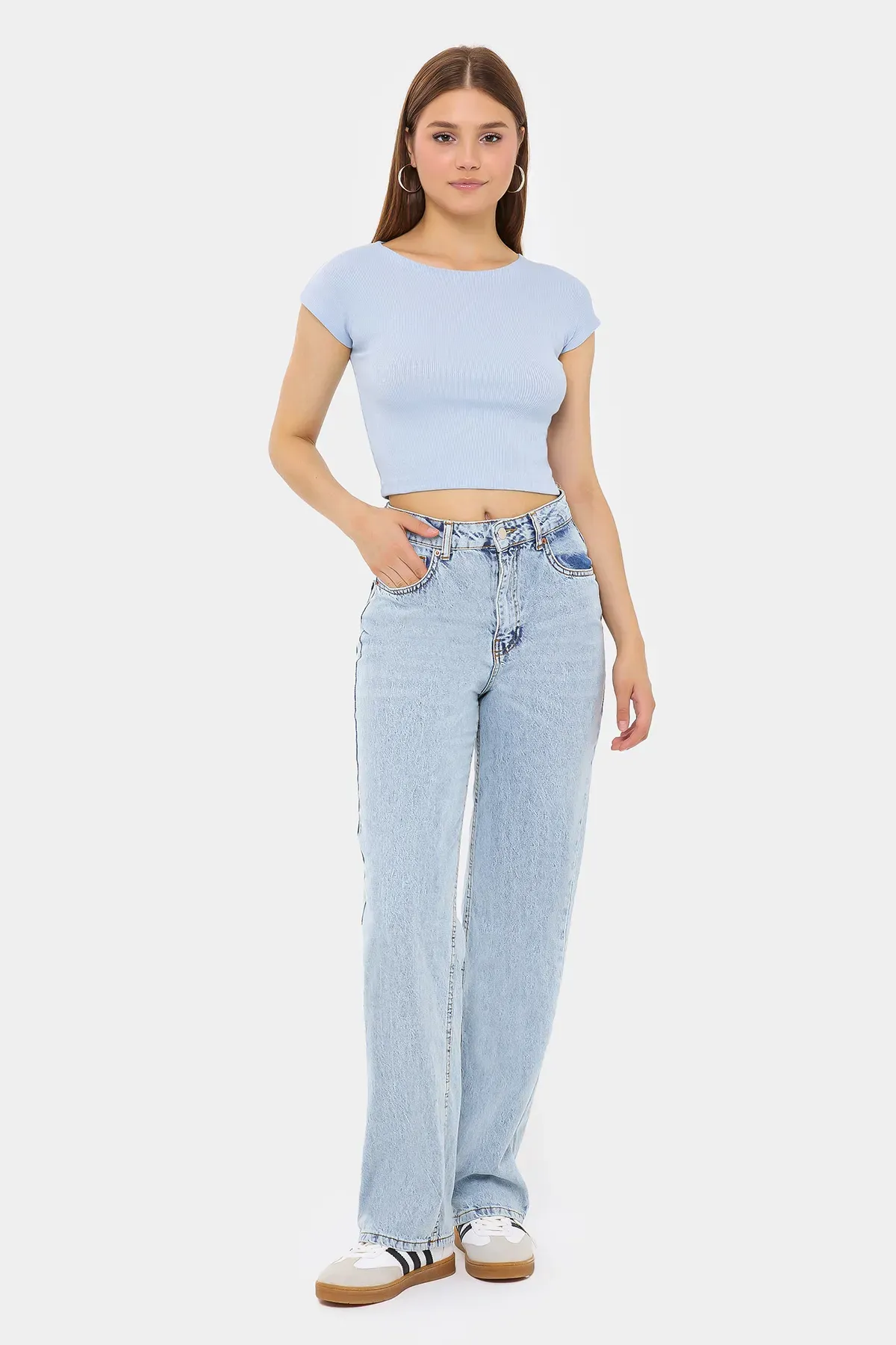 Basic Round Neck Short Sleeve Cropped Top 2