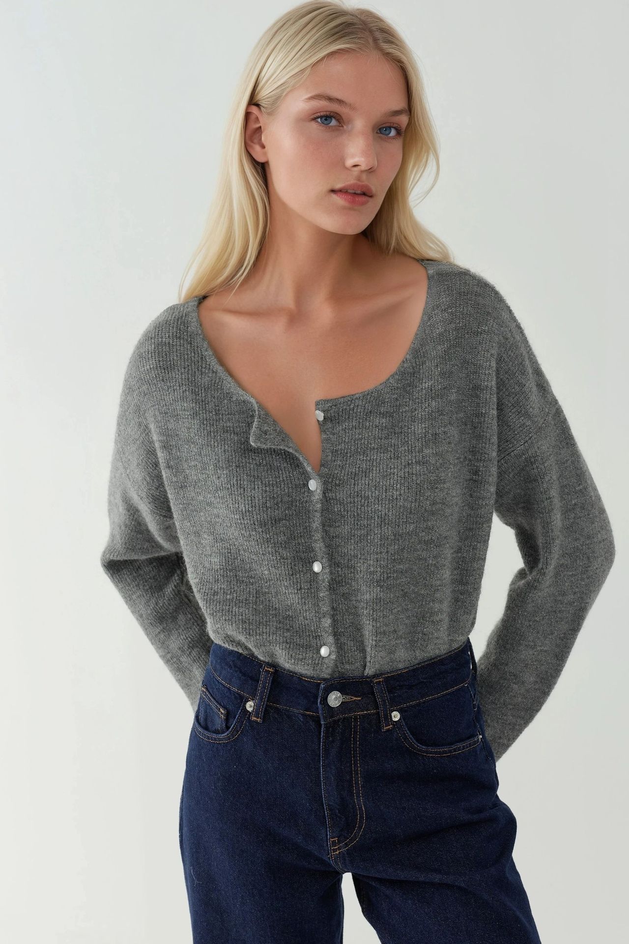 Ultra Soft Crew Neck Buttoned Dual-use Cardigan 2