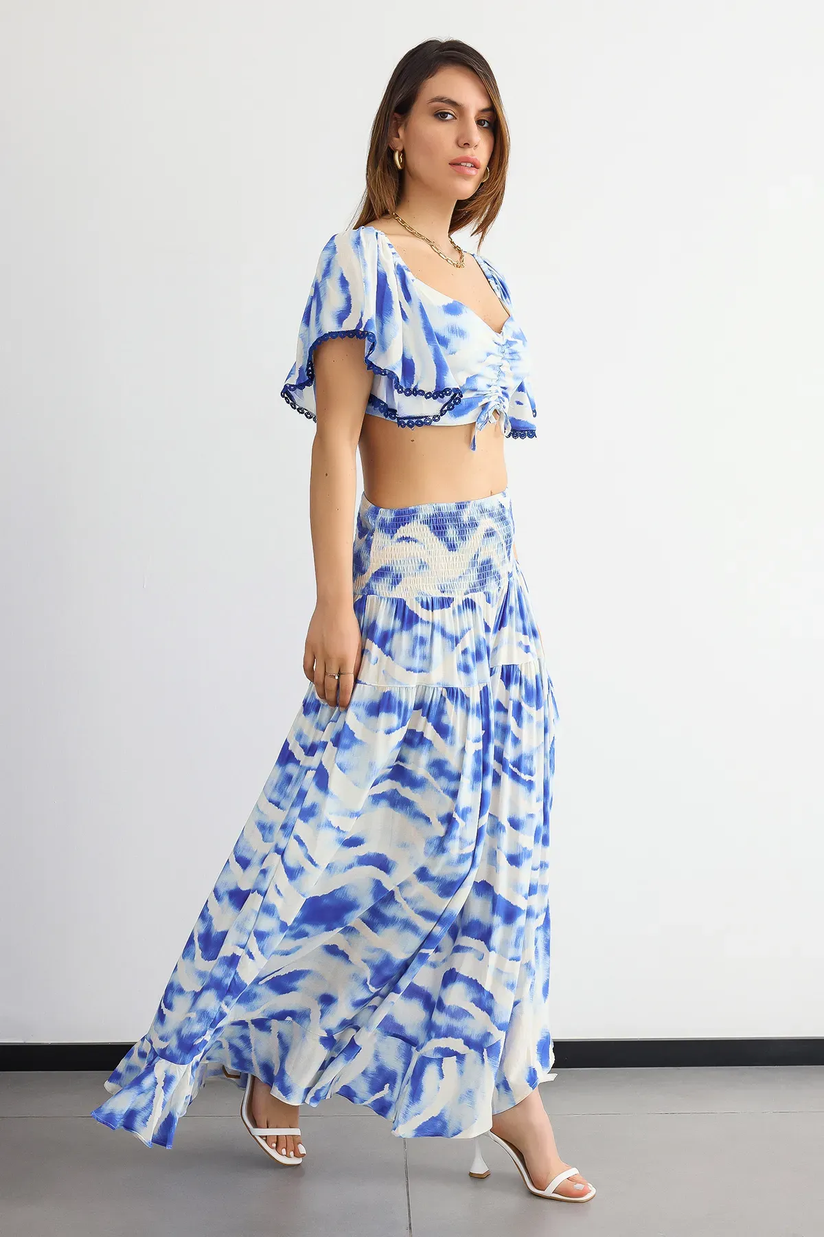 Tie-Dye High-Waist Coords with Asymmetrical Short Sleeves 3