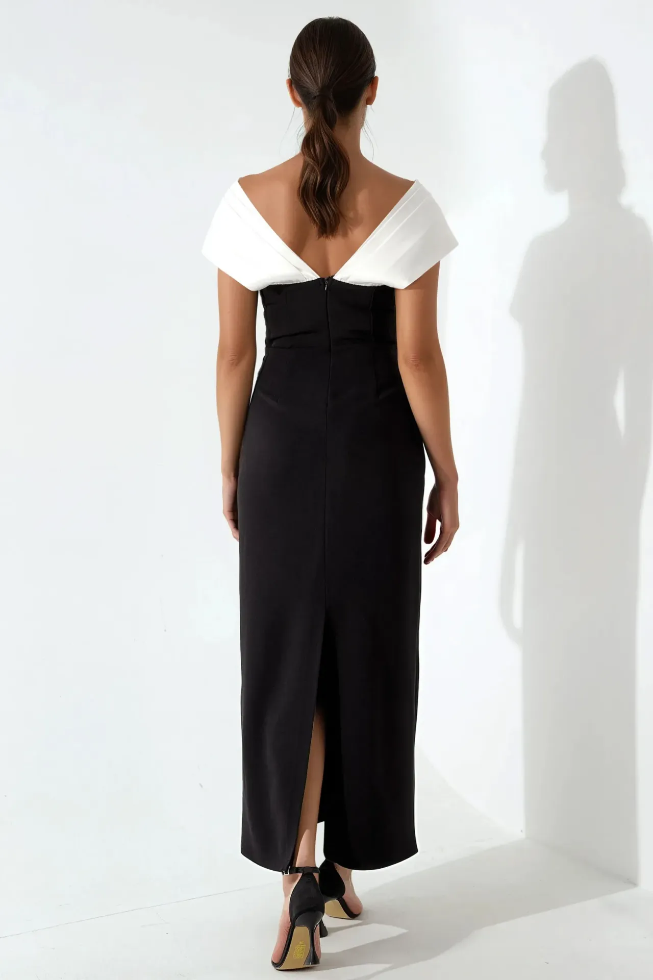 Color Block Maxi Dress with Heart Collar