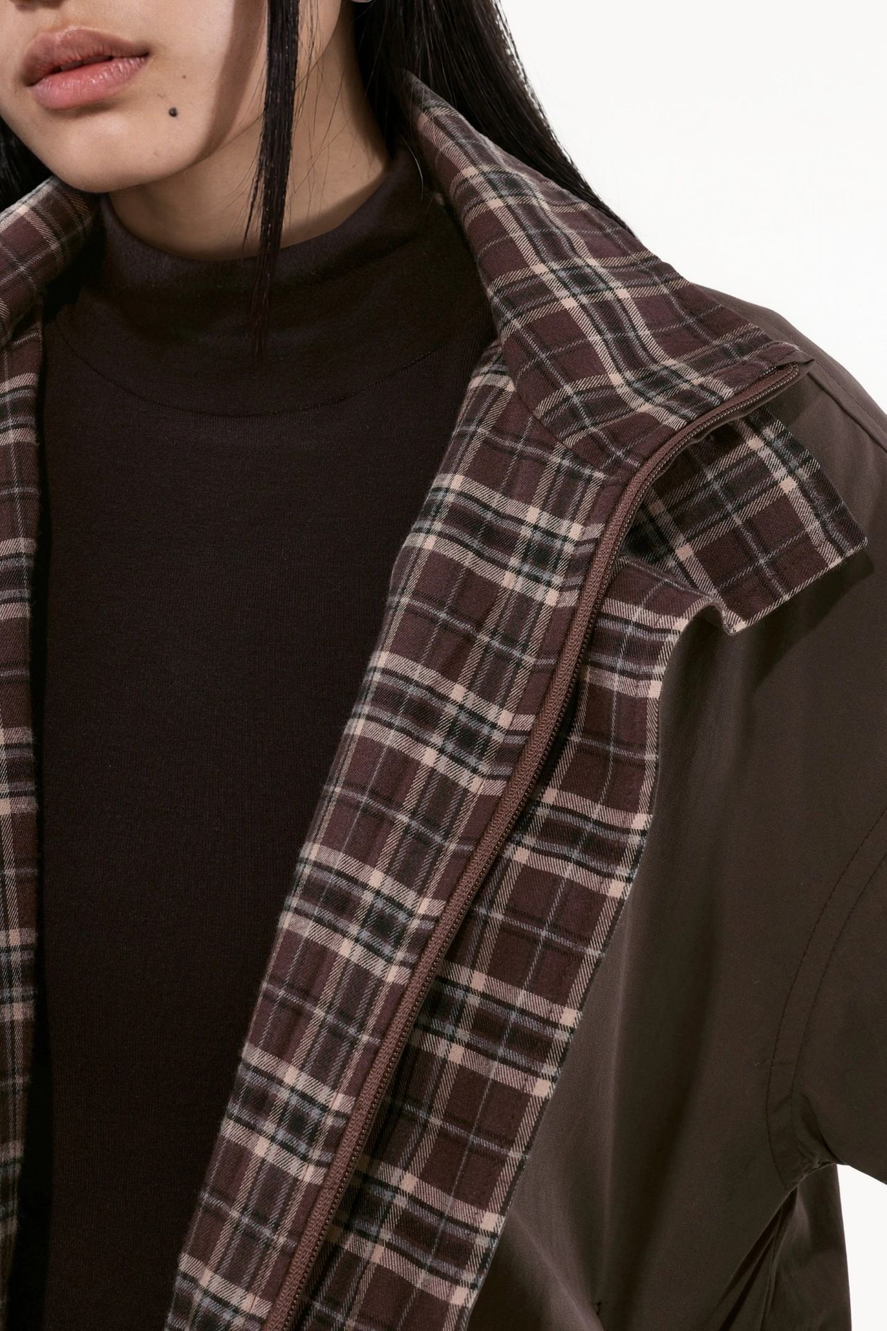 Short Trench Coat with Lining Detail 5