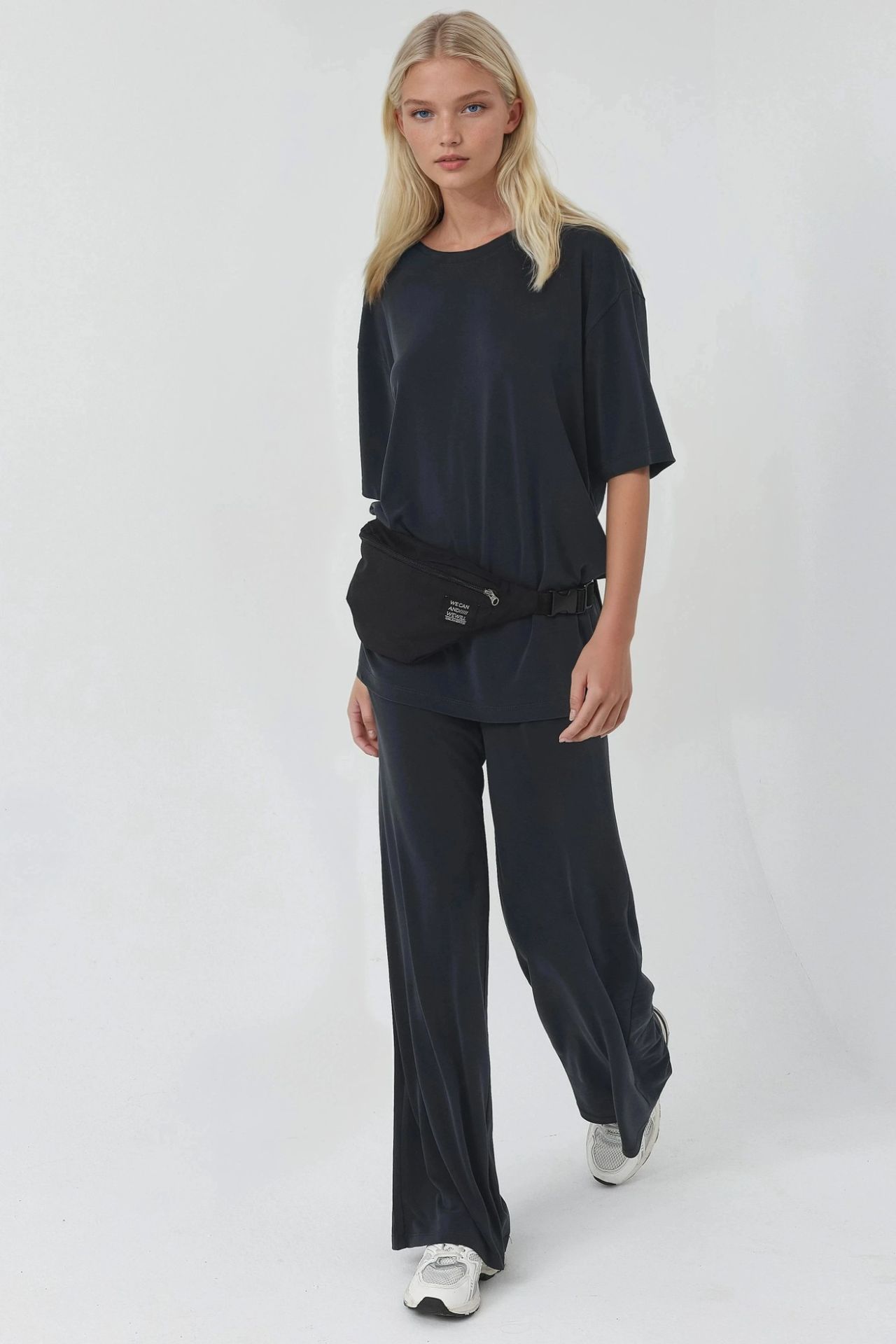 BUSEM Slit Detailed Crew Neck Short Sleeve T-Shirt 5