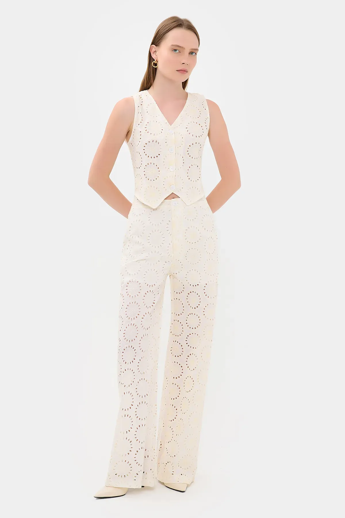 Embroidered Cotton V-Neck Sleeveless Waistcoat 2