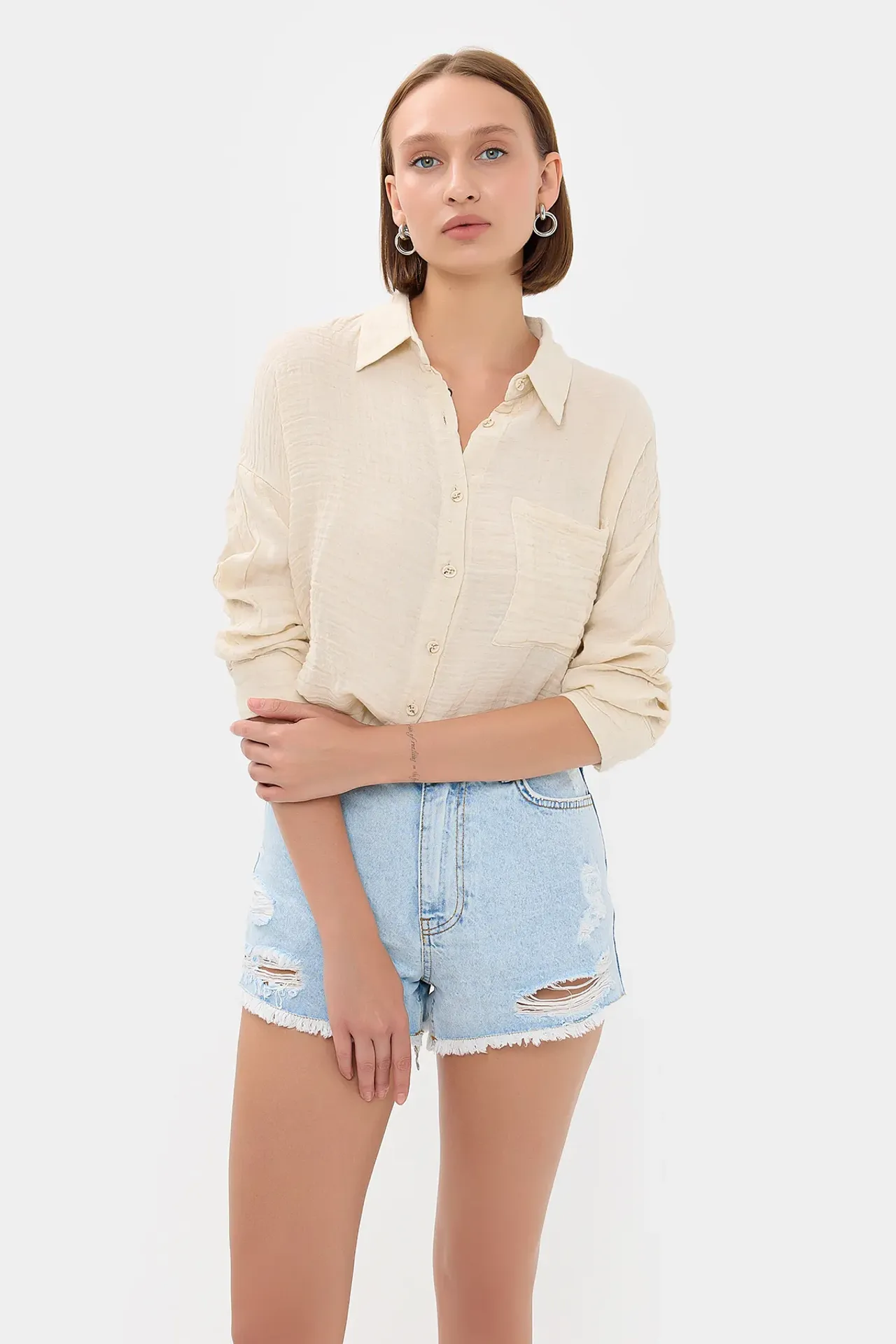 Loose Shirt with a Pocket Detail