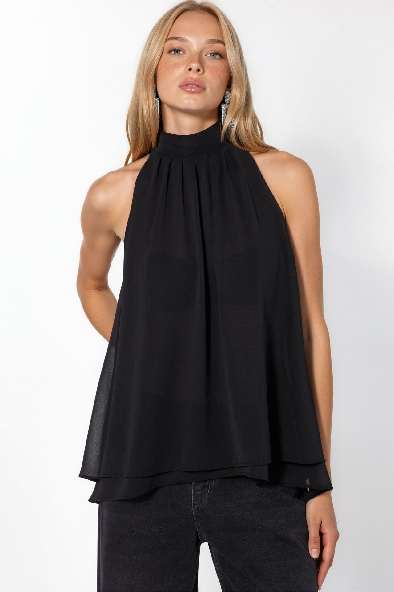 Halter Neck Sleeveless Blouse 1