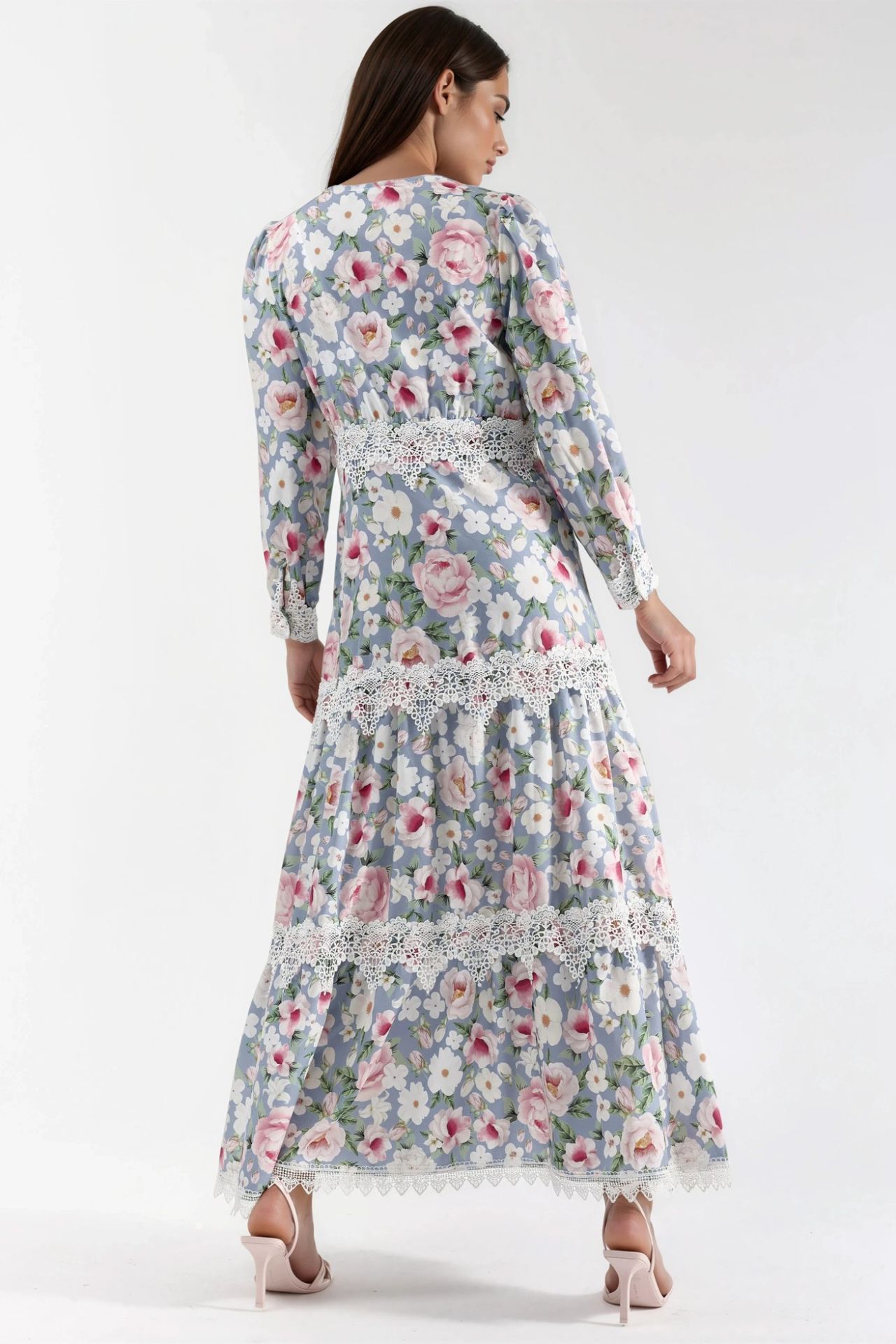 MSN Floral Lace Detail Maxi Dress with V-Neck 4