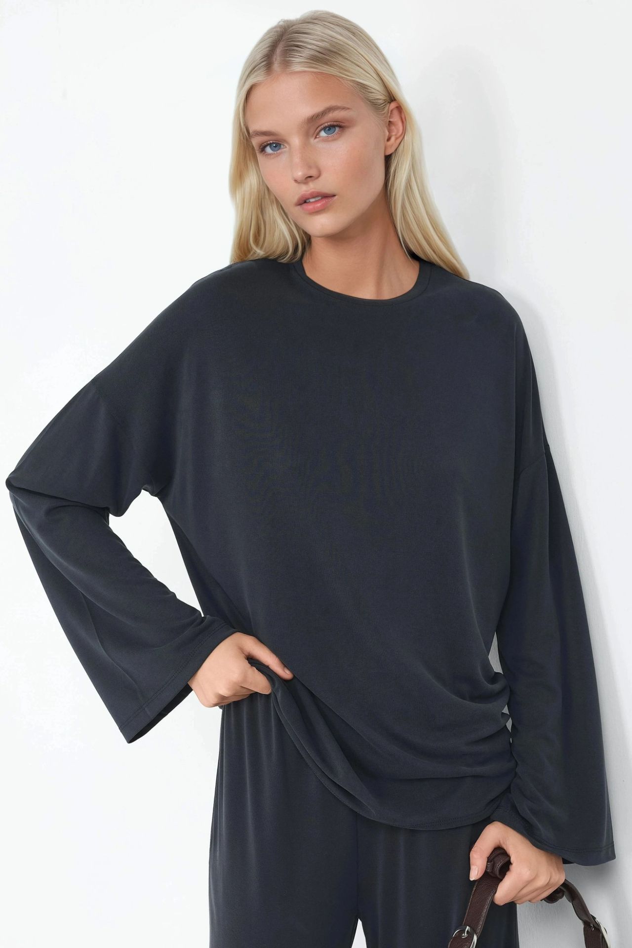 BUSEM Relaxed Fit Crew Neck Long Sleeve Blouse
