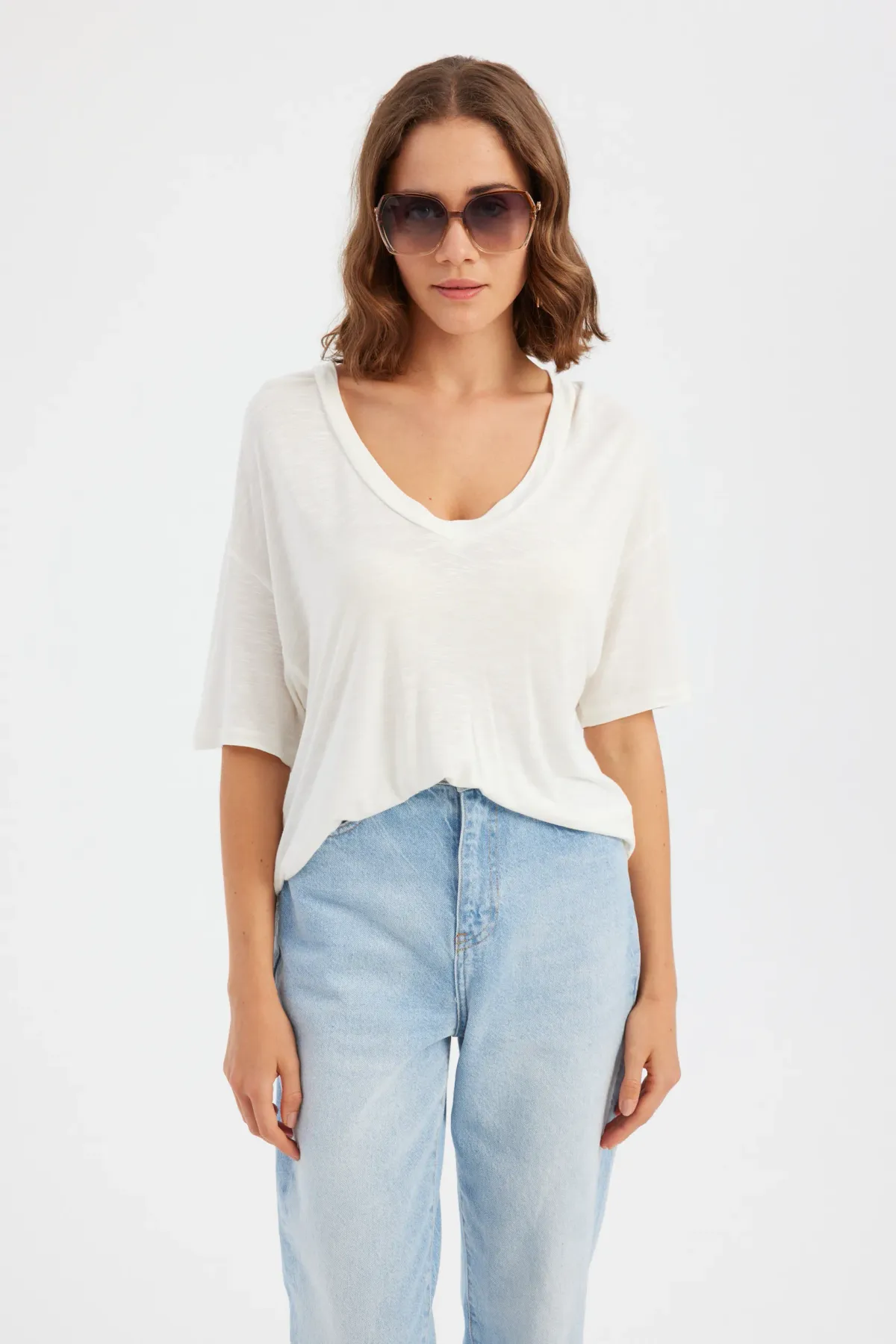 Basic Round Neck Short Sleeve Woven T-Shirt 2