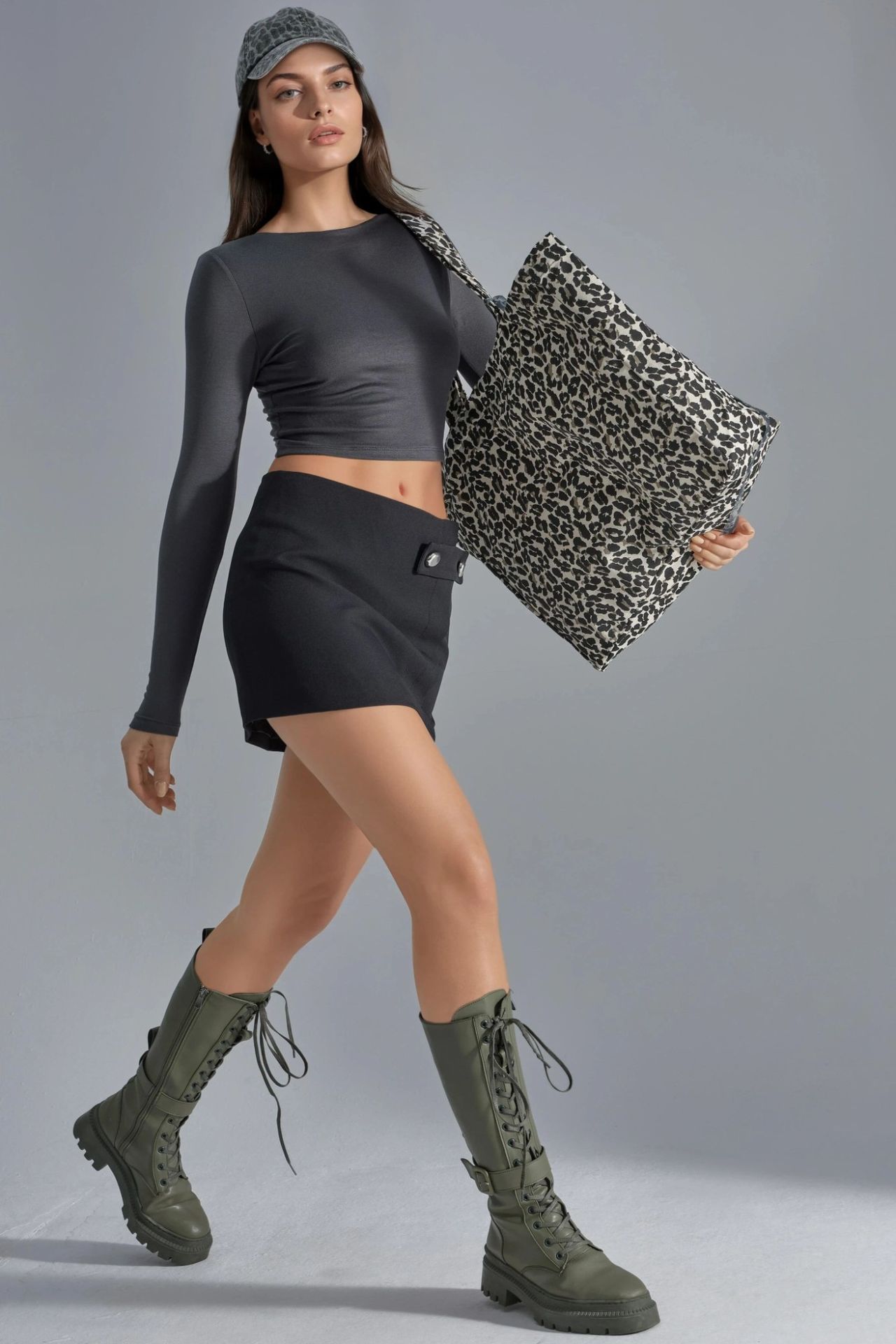BUSEM Slim Fit Cropped Blouse with Back Cut-Out 5
