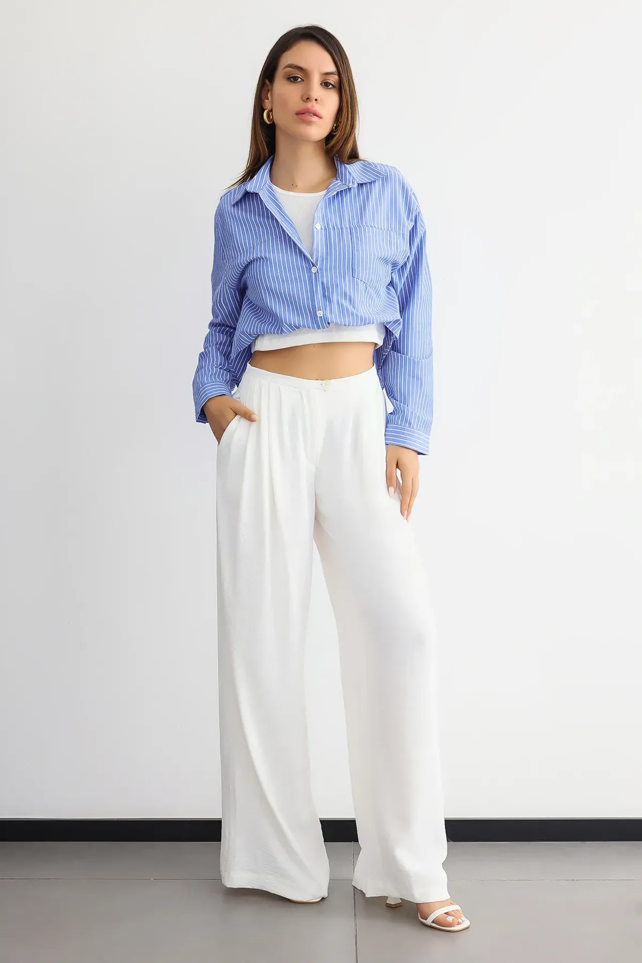 Relaxed Long Sleeve Cropped Shirt with Stripes