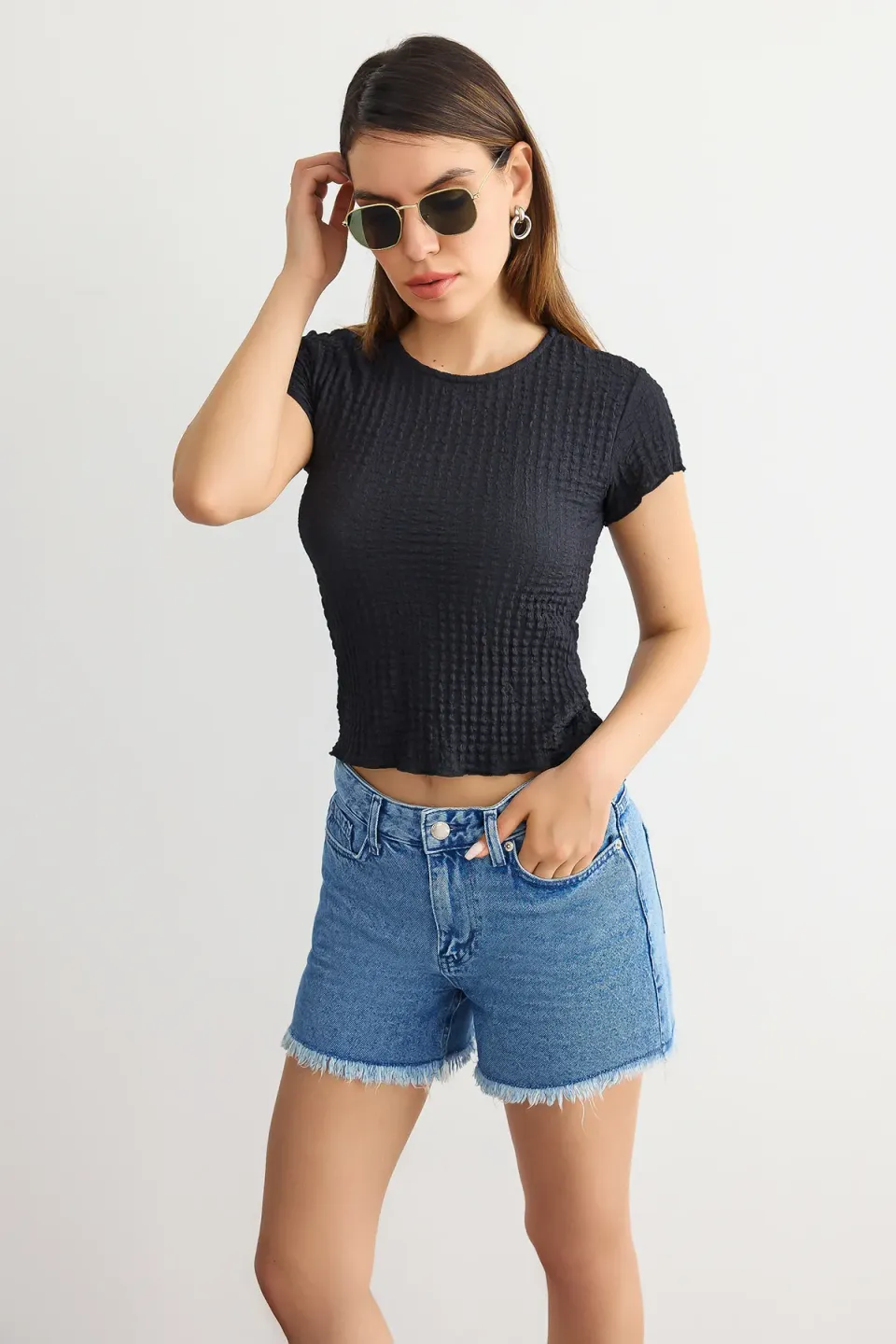 Short-Sleeve Round Neck Cropped Top in Textured Twisted Fabric