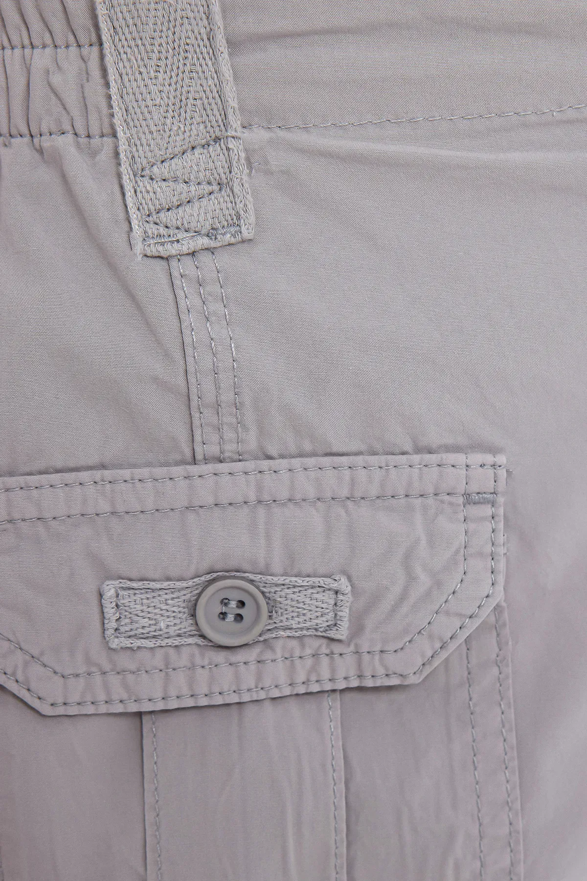 Mid Rise Cargo Shorts with a Pocket detail 5
