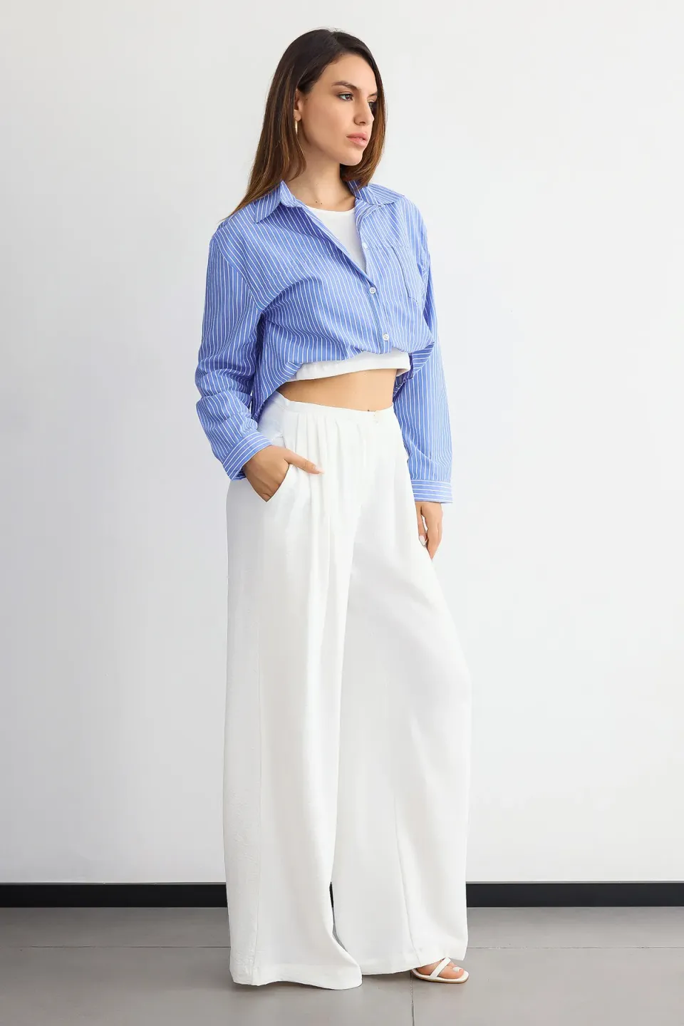 Relaxed Long Sleeve Cropped Shirt with Stripes