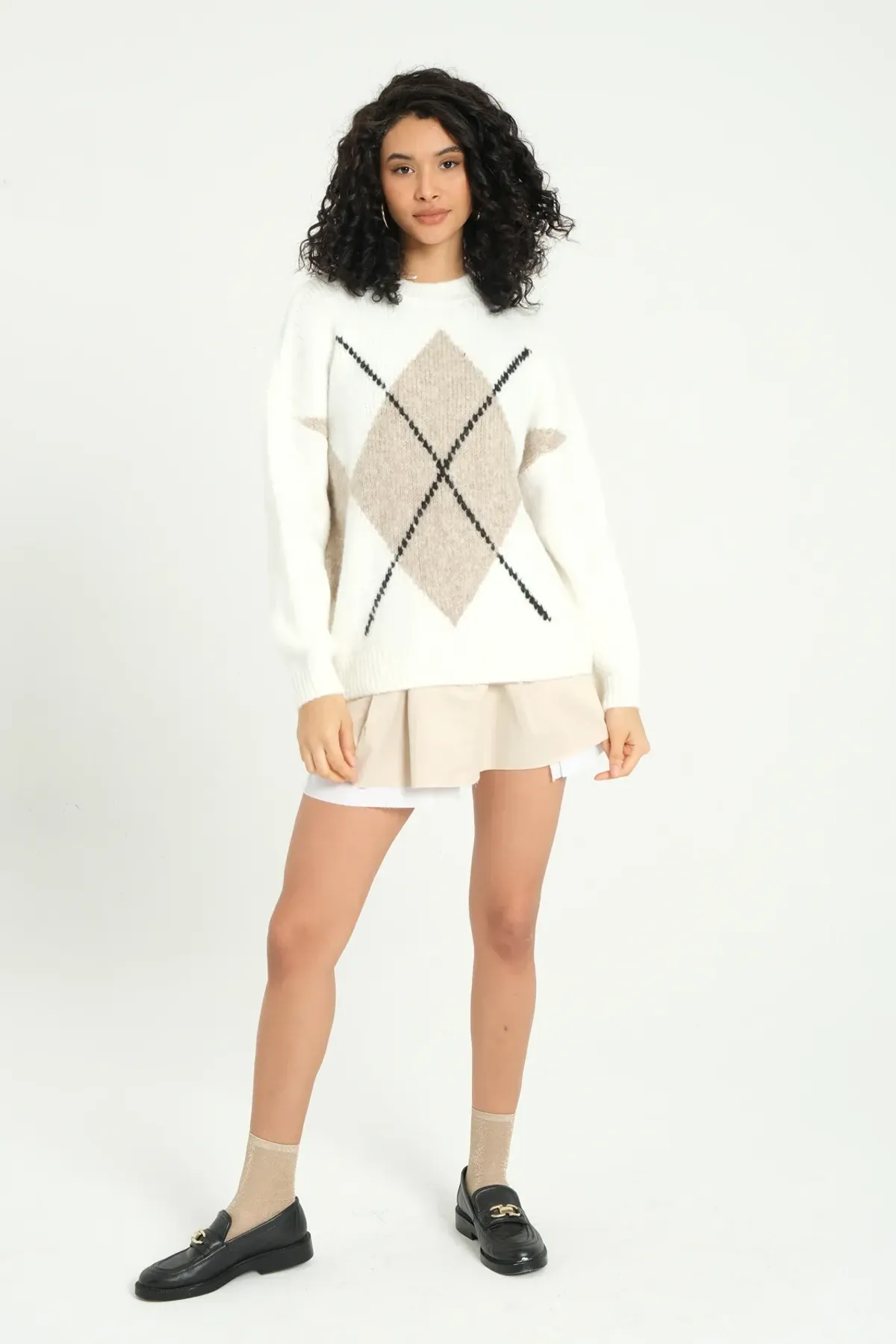 Diamond Patterned Crew Neck Oversized Sweater 1