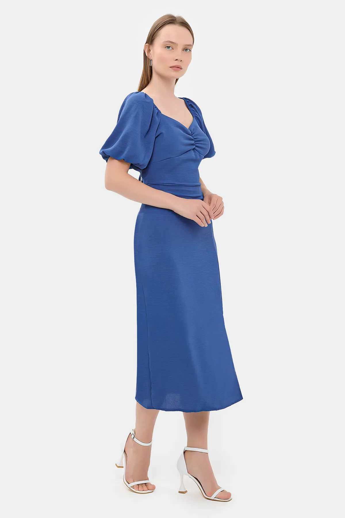 Sweetheart Neck Midi Dress with a Side Slit 3