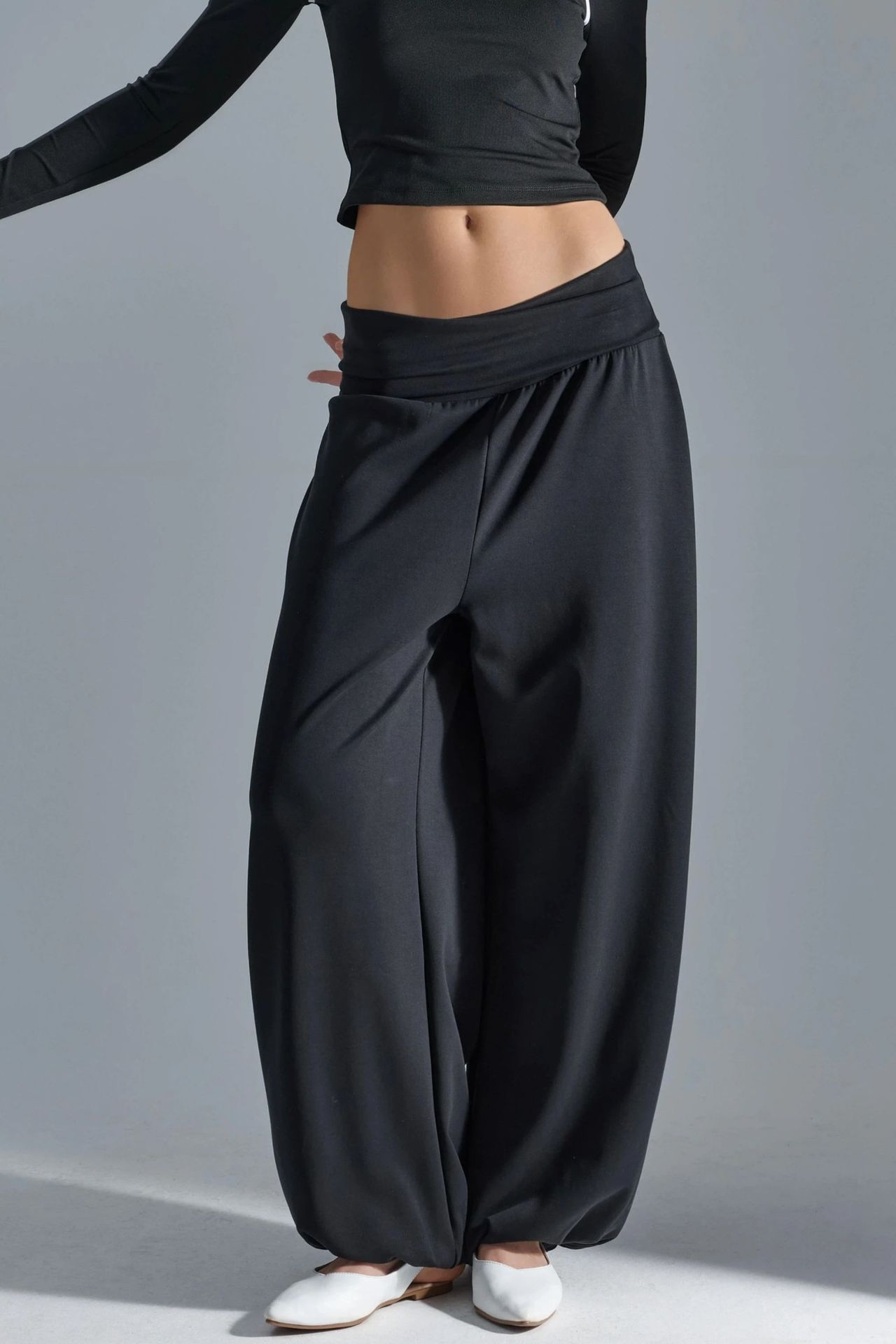 BUSEM Mid-Waist Wide-Leg Knit Joggers 1