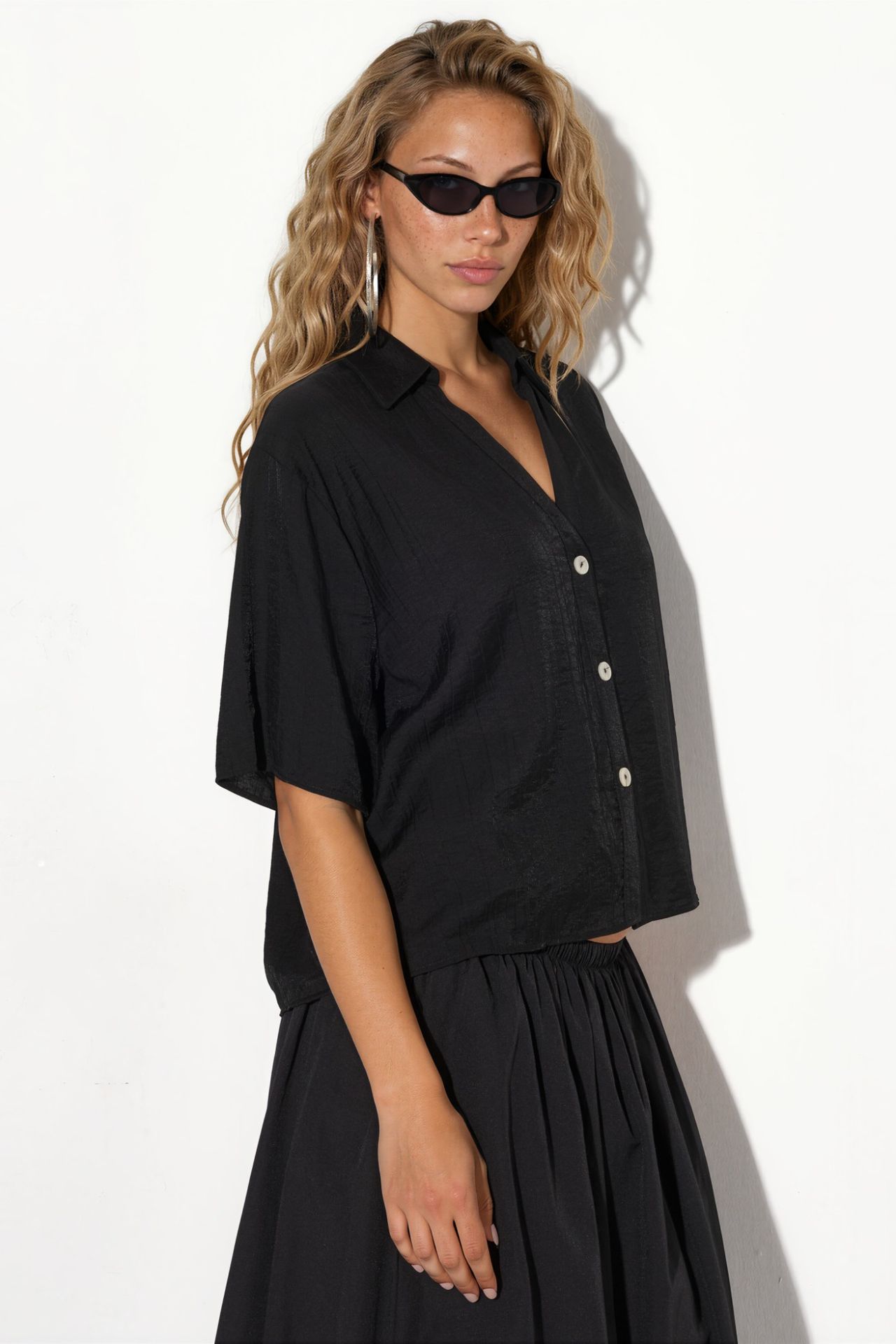 BUSEM Women’s Cropped Relaxed Shirt 4