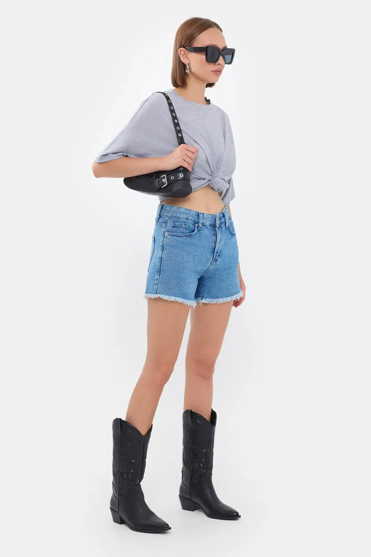 Basic Short Sleeve Round Neck T-Shirt 2