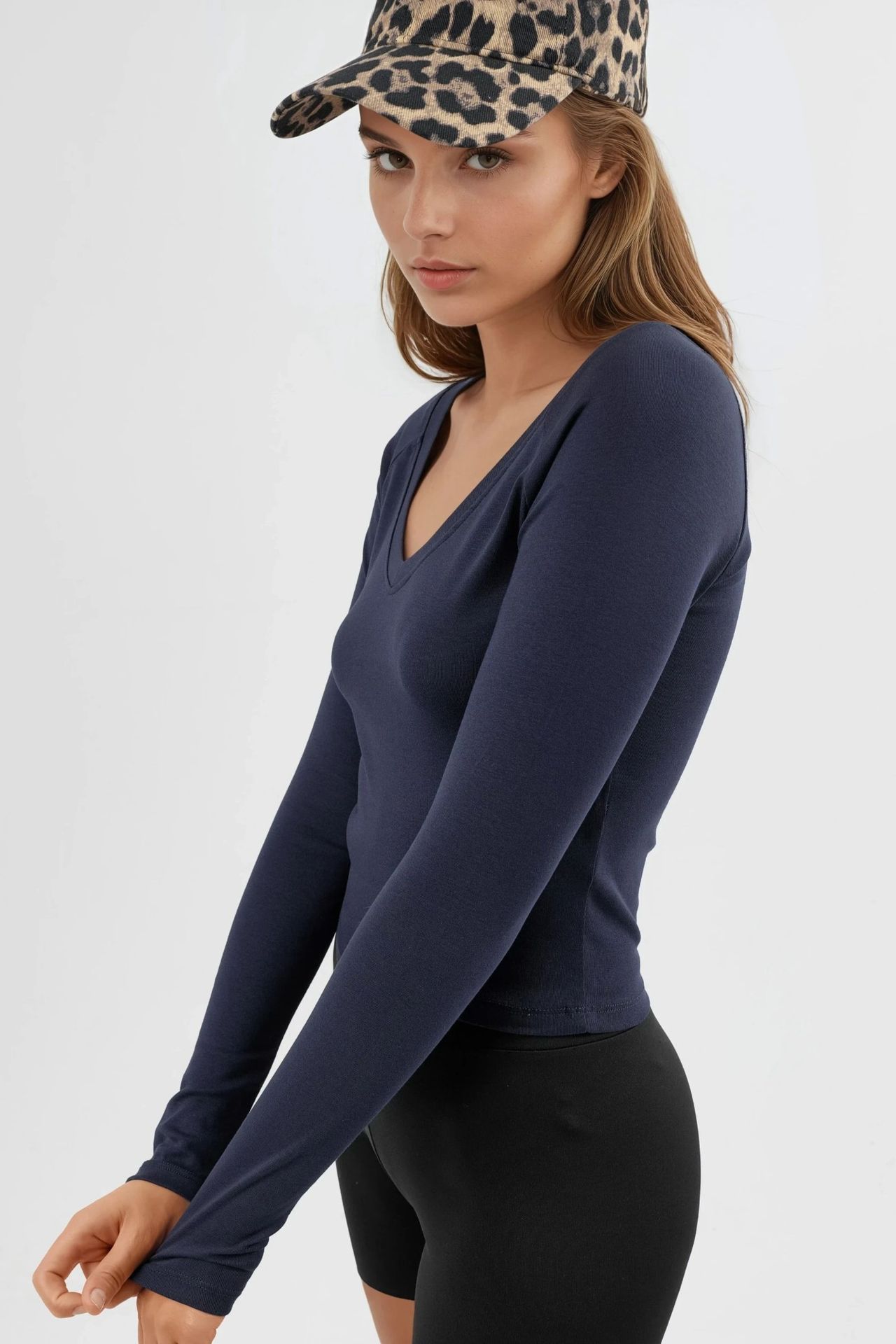 BUSEM V-Neck Long Sleeve Fitted Blouse 3