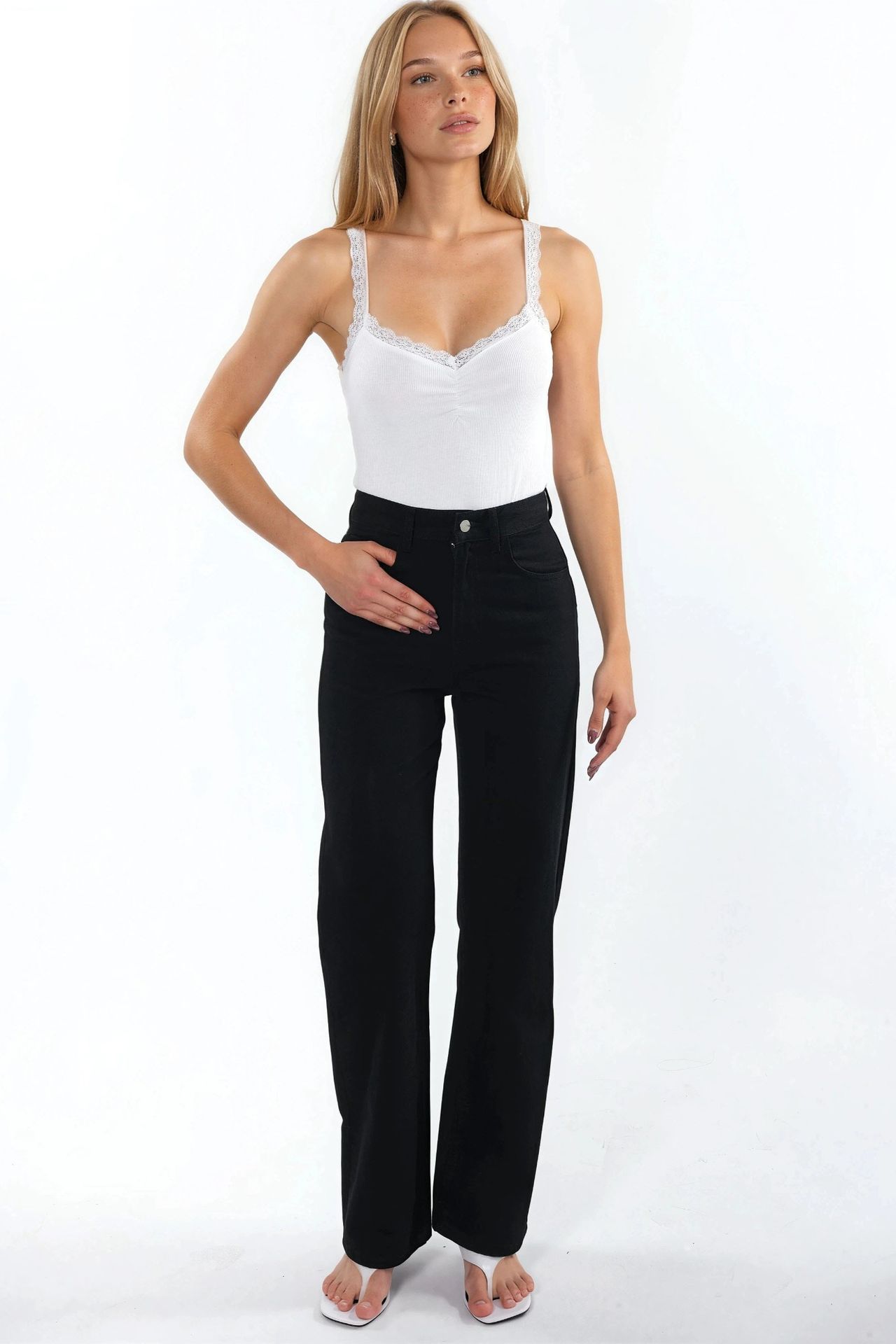 V-Neck Lace Detailed Tank Top 5