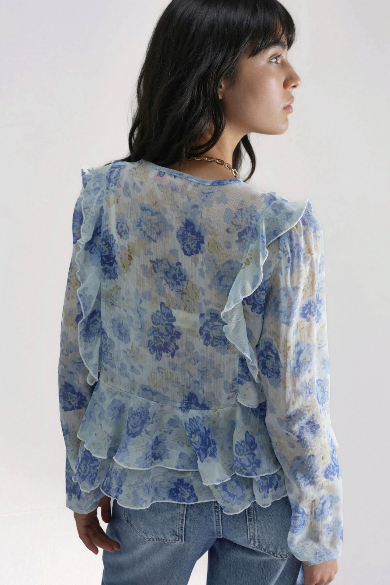 Frilly V-Neck Patterned Blouse 3