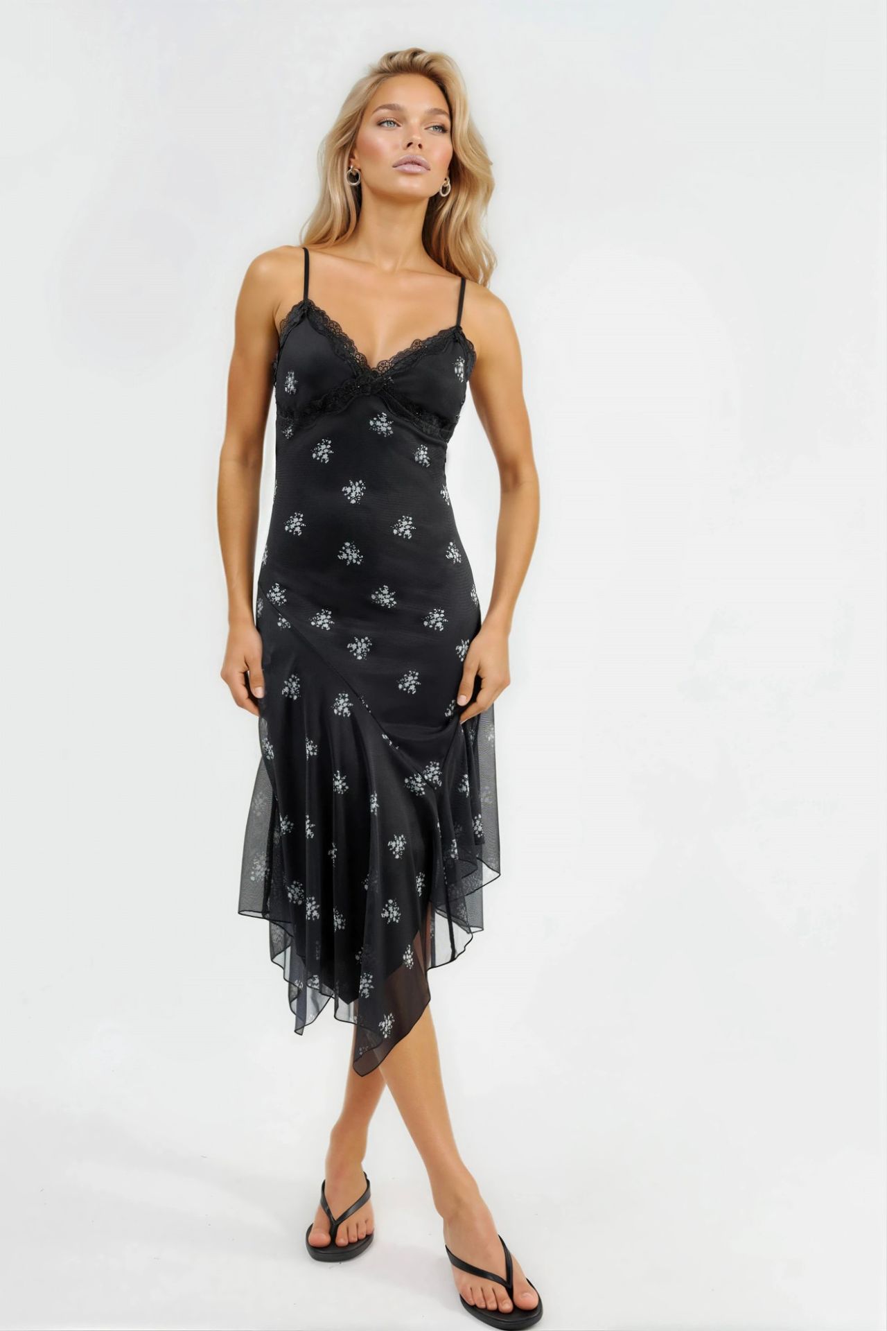 V-Neck Printed Bodycon Maxi Dress with Lace Detail 6